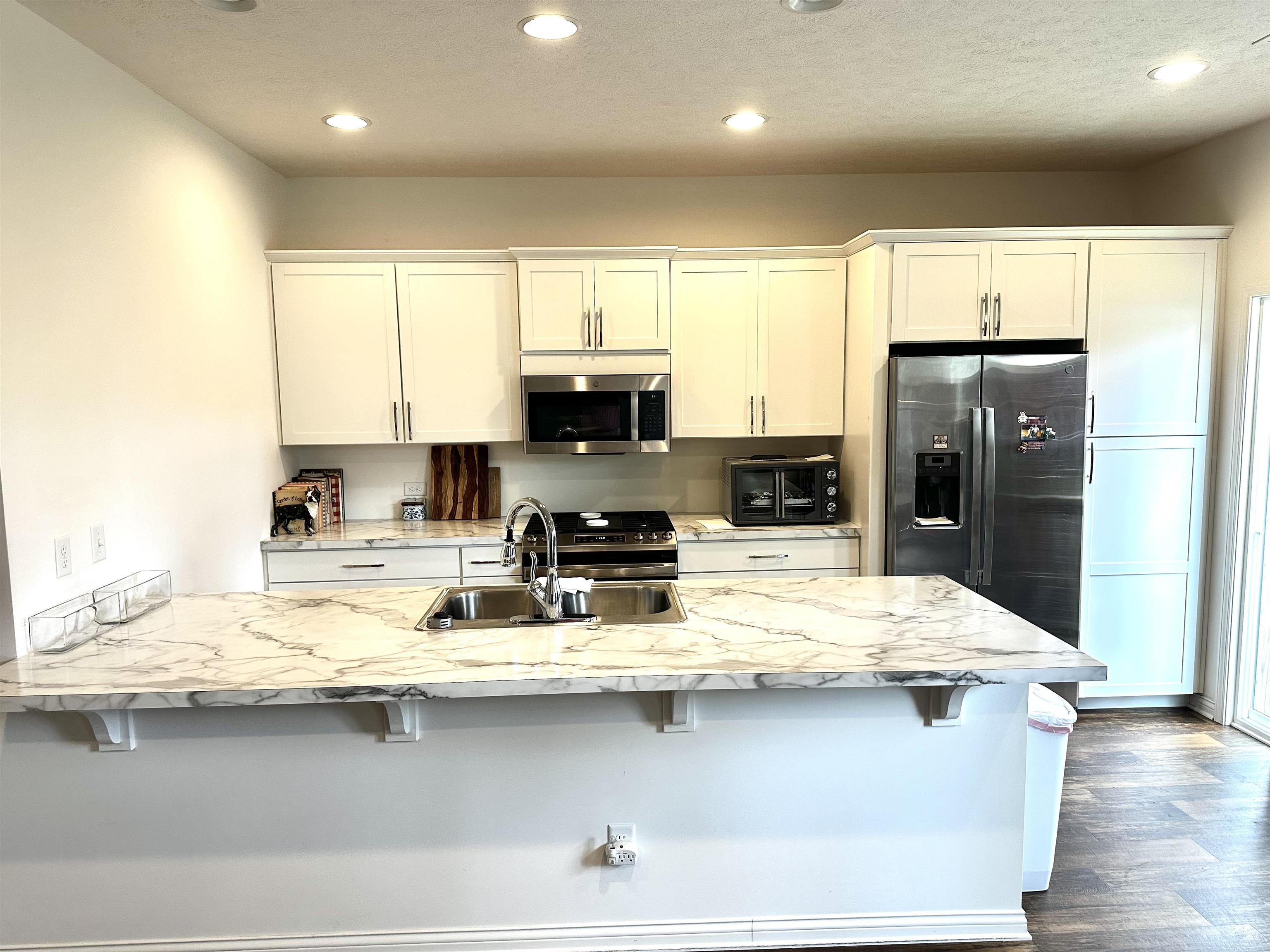 2619 Central Park, Owensboro, Kentucky 42303, 2 Bedrooms Bedrooms, ,2 BathroomsBathrooms,Single Family Residence,For Sale,Central Park,90835