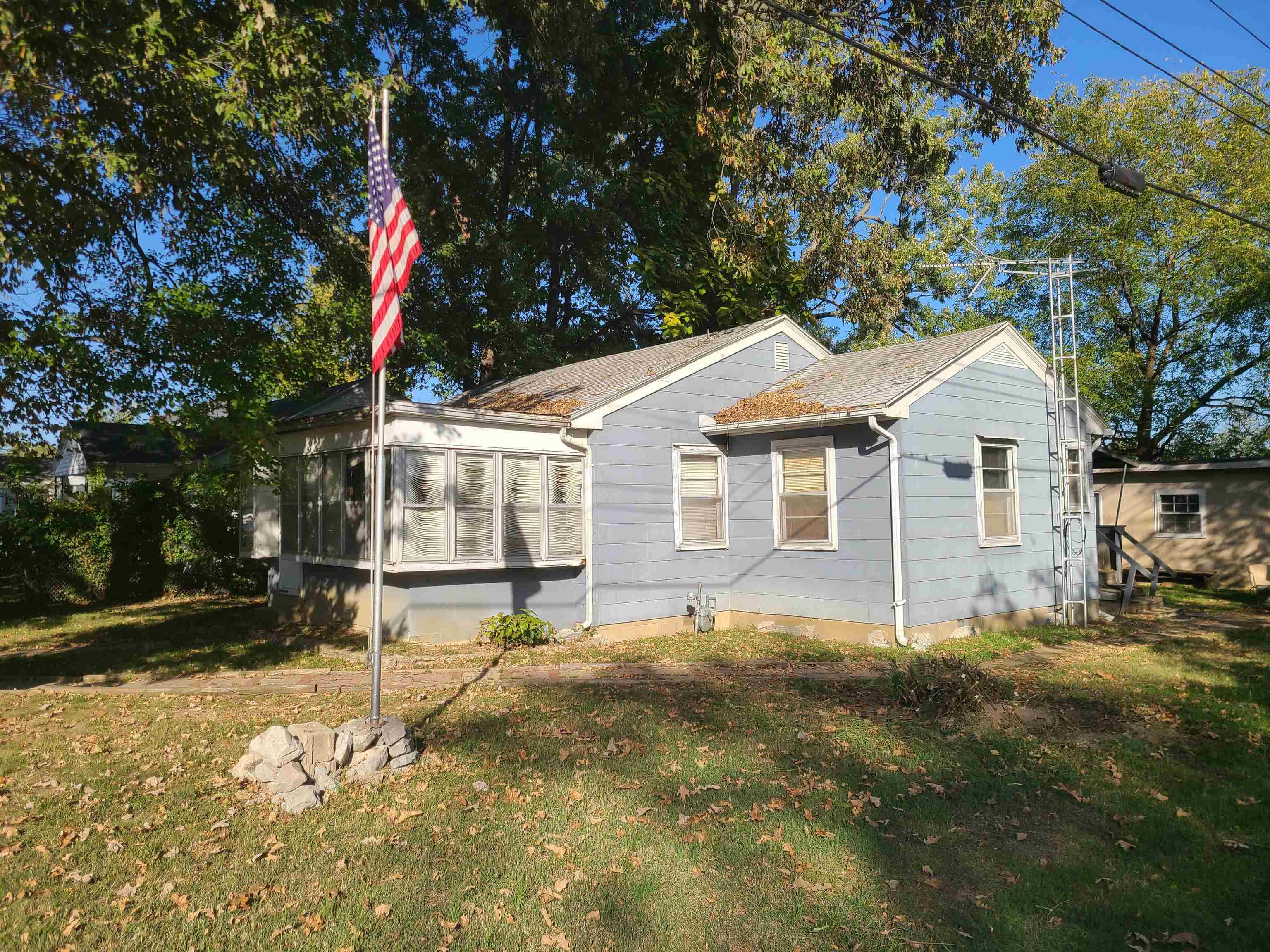3233 St Ann Street, Owensboro, Kentucky 42303, 2 Bedrooms Bedrooms, ,1 BathroomBathrooms,Single Family Residence,For Sale,St Ann Street,90836