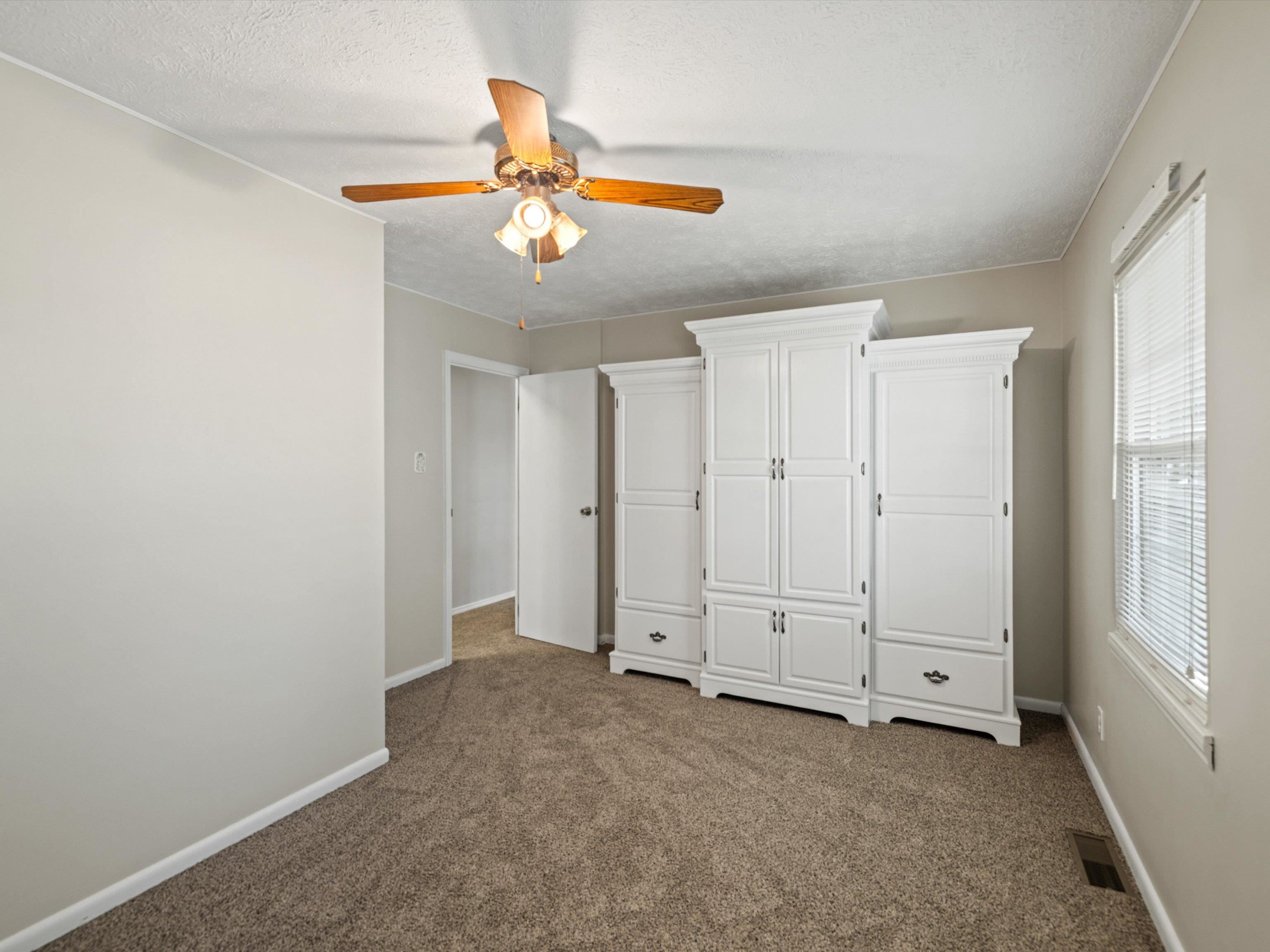 677 Danberry Street, Owensboro, Kentucky 42301, 3 Bedrooms Bedrooms, ,1 BathroomBathrooms,Single Family Residence,For Sale,Danberry Street,90840