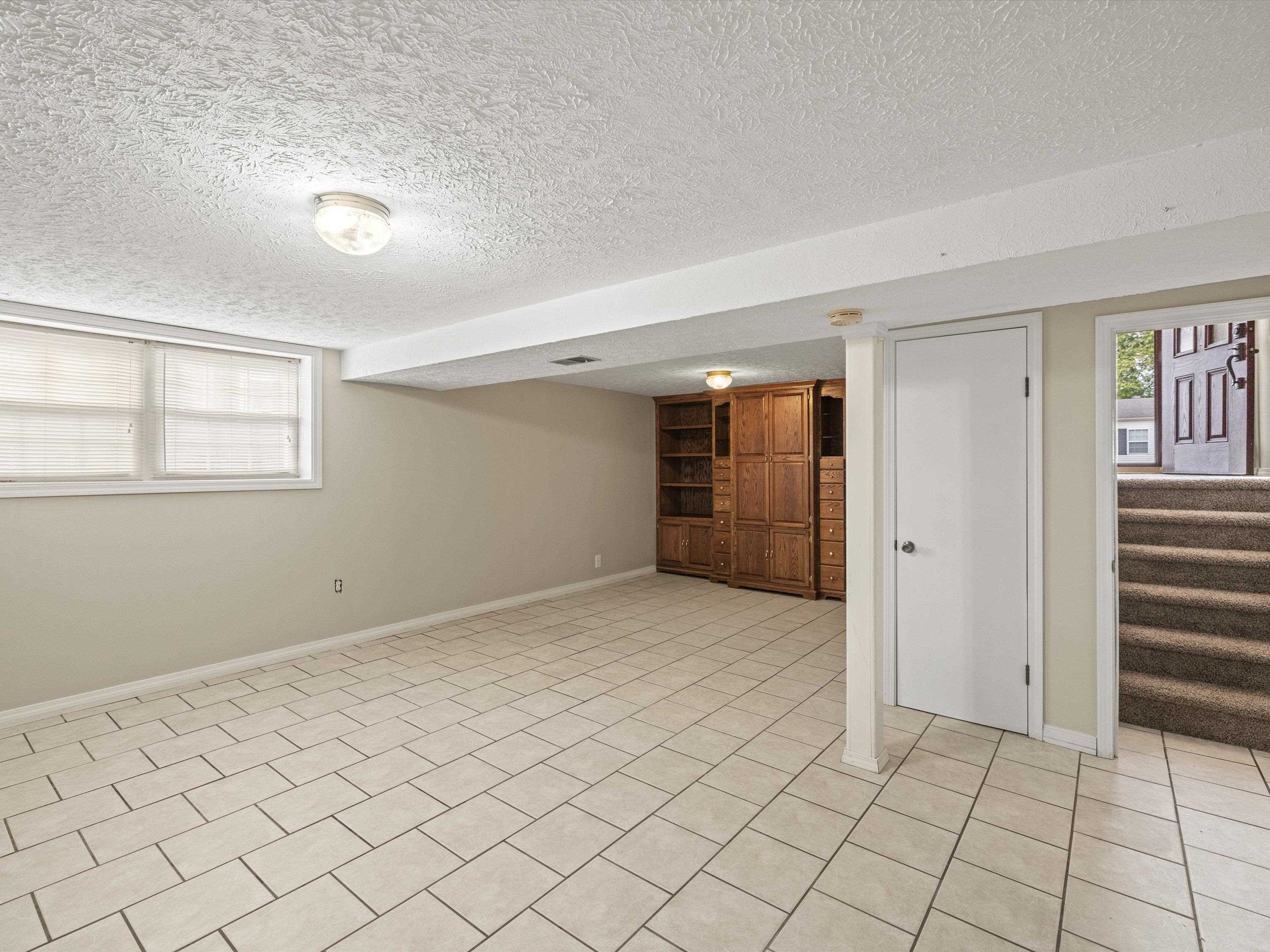 677 Danberry Street, Owensboro, Kentucky 42301, 3 Bedrooms Bedrooms, ,1 BathroomBathrooms,Single Family Residence,For Sale,Danberry Street,90840