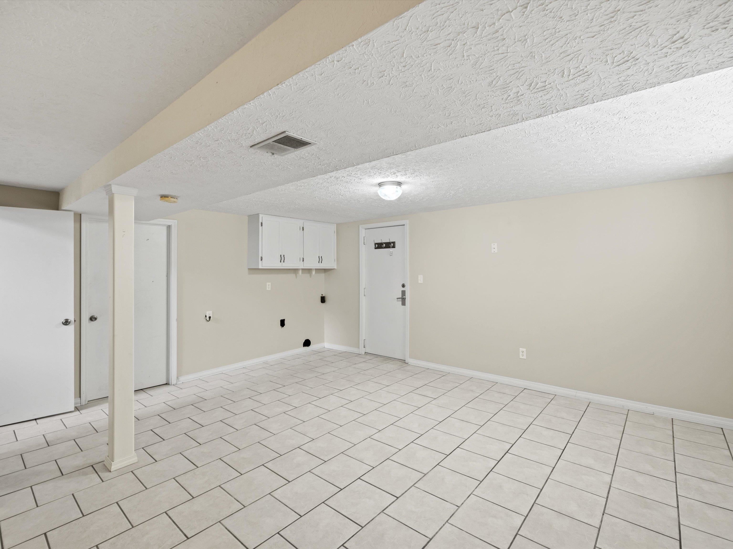 677 Danberry Street, Owensboro, Kentucky 42301, 3 Bedrooms Bedrooms, ,1 BathroomBathrooms,Single Family Residence,For Sale,Danberry Street,90840