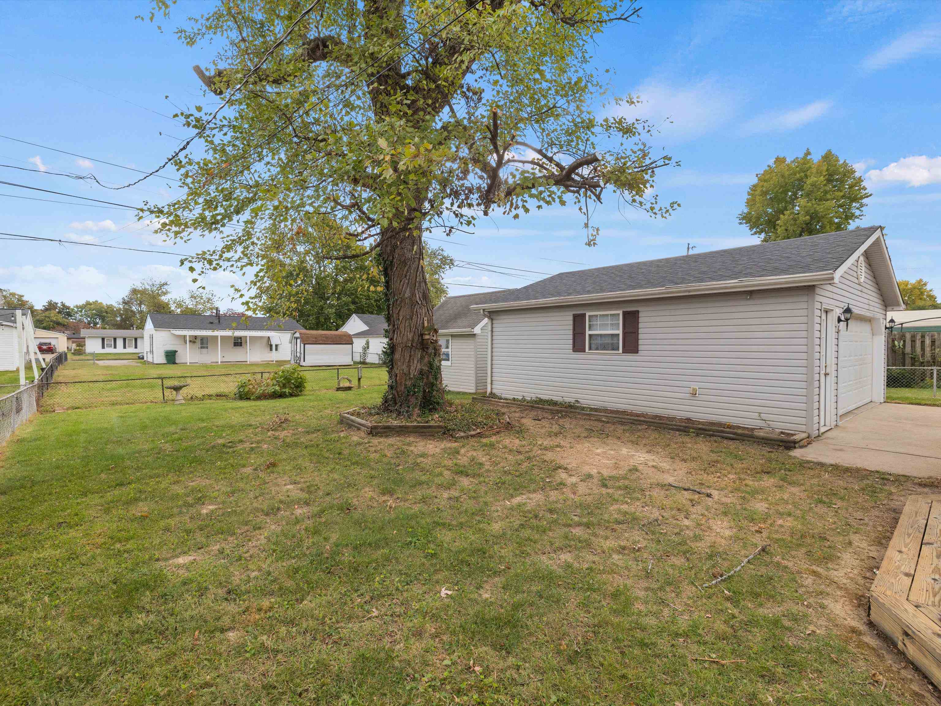 677 Danberry Street, Owensboro, Kentucky 42301, 3 Bedrooms Bedrooms, ,1 BathroomBathrooms,Single Family Residence,For Sale,Danberry Street,90840