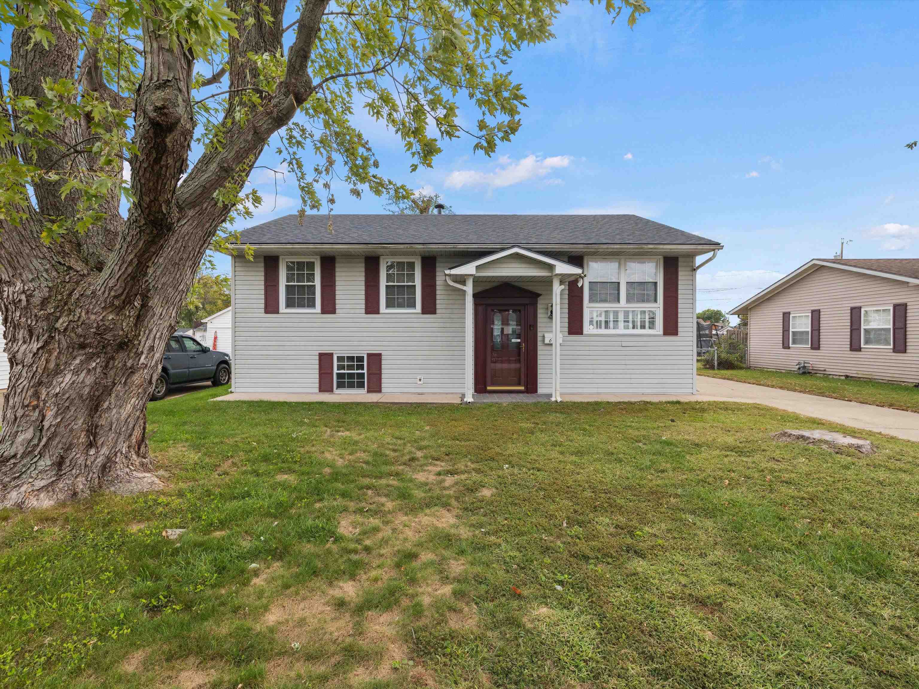 677 Danberry Street, Owensboro, Kentucky 42301, 3 Bedrooms Bedrooms, ,1 BathroomBathrooms,Single Family Residence,For Sale,Danberry Street,90840