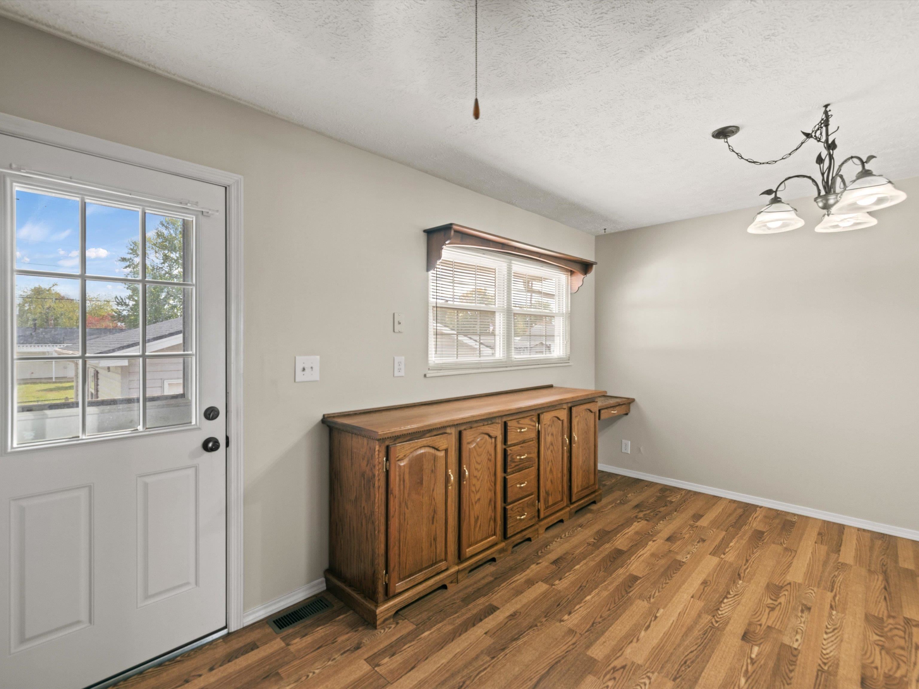 677 Danberry Street, Owensboro, Kentucky 42301, 3 Bedrooms Bedrooms, ,1 BathroomBathrooms,Single Family Residence,For Sale,Danberry Street,90840