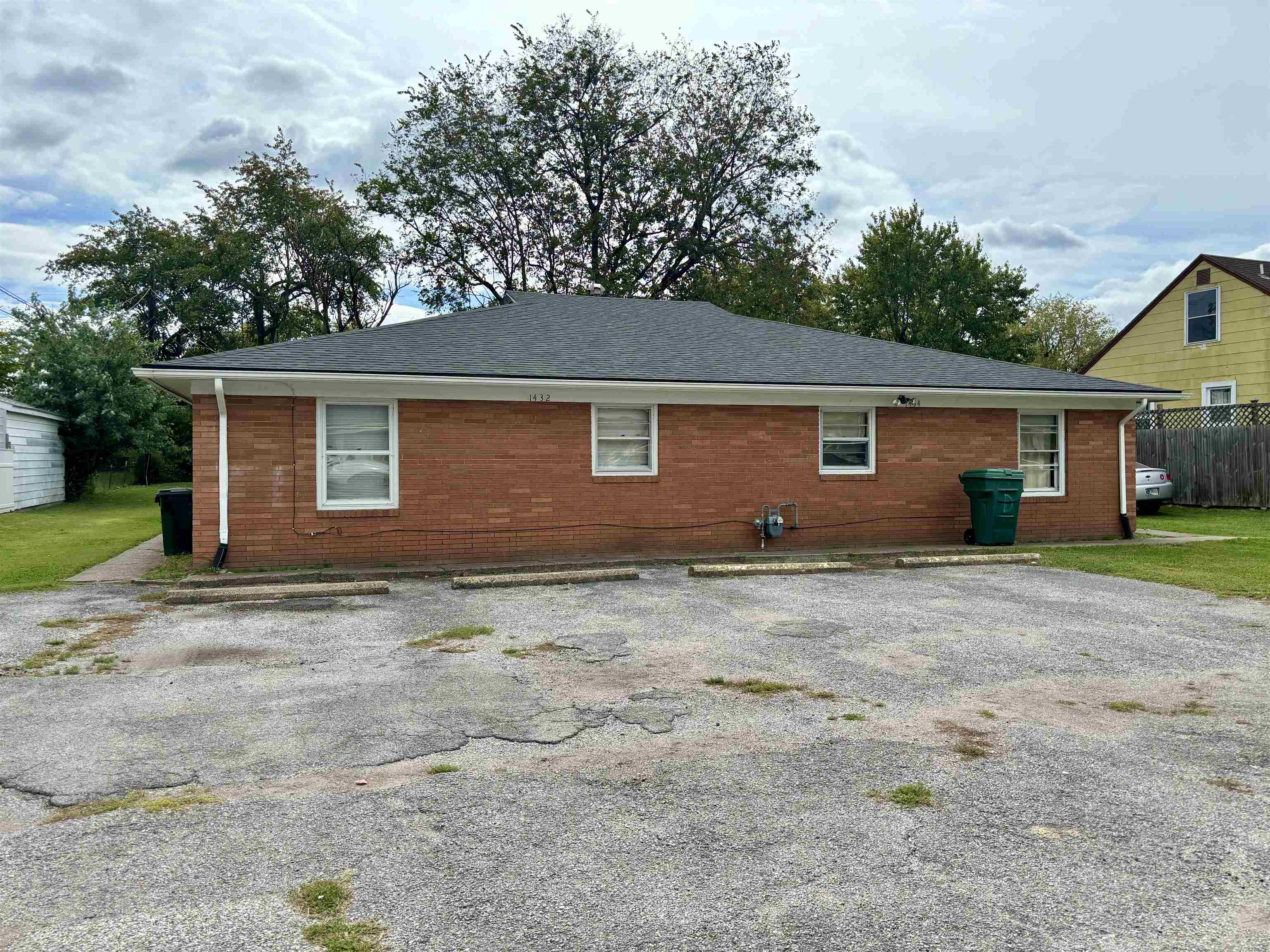 1432 3rd Street, Owensboro, Kentucky 42301, ,Multifamily,For Sale,3rd Street,90843