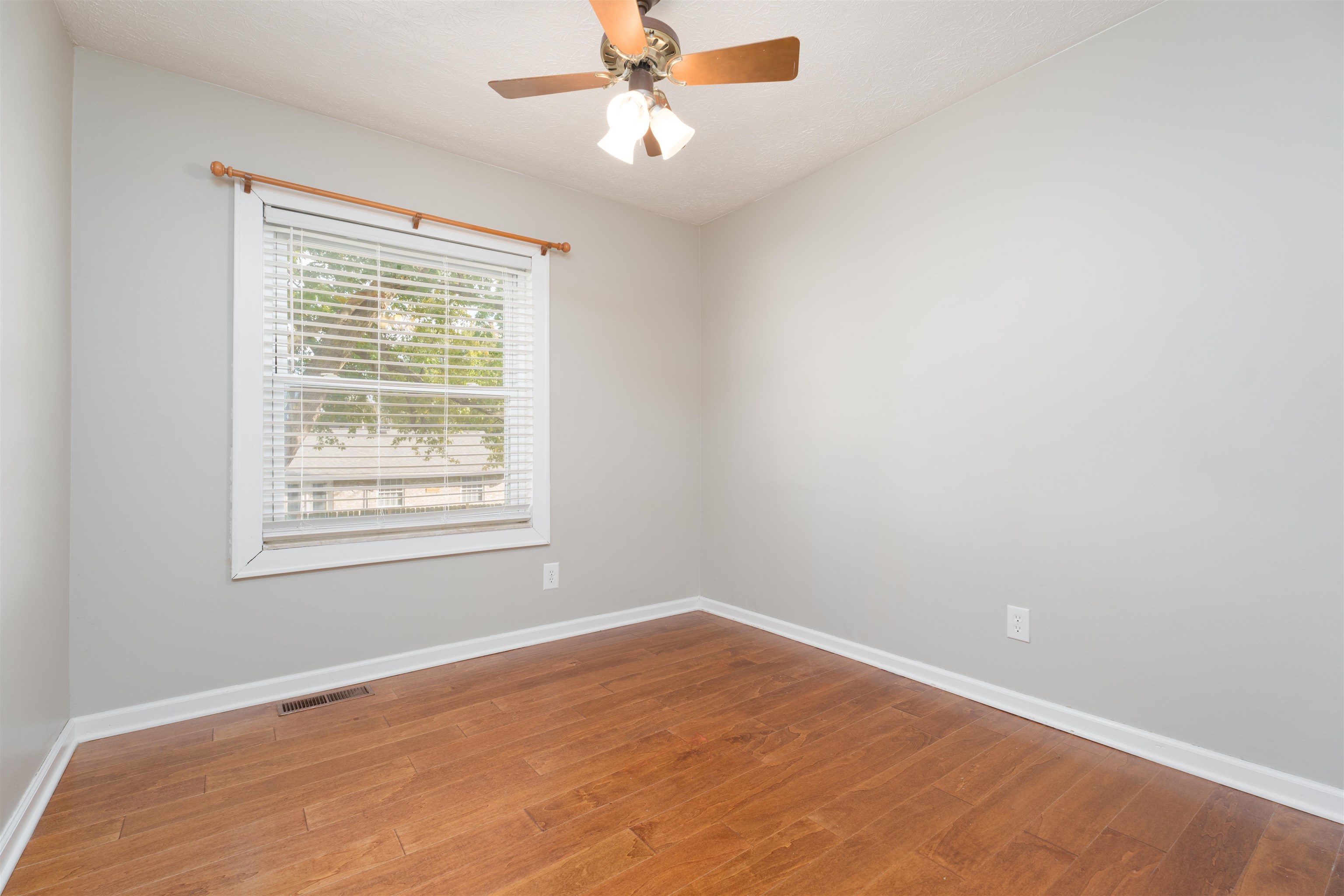 4025 Yates Dr, Owensboro, Kentucky 42301-0000, 3 Bedrooms Bedrooms, ,1 BathroomBathrooms,Single Family Residence,For Sale,Yates Dr,90848