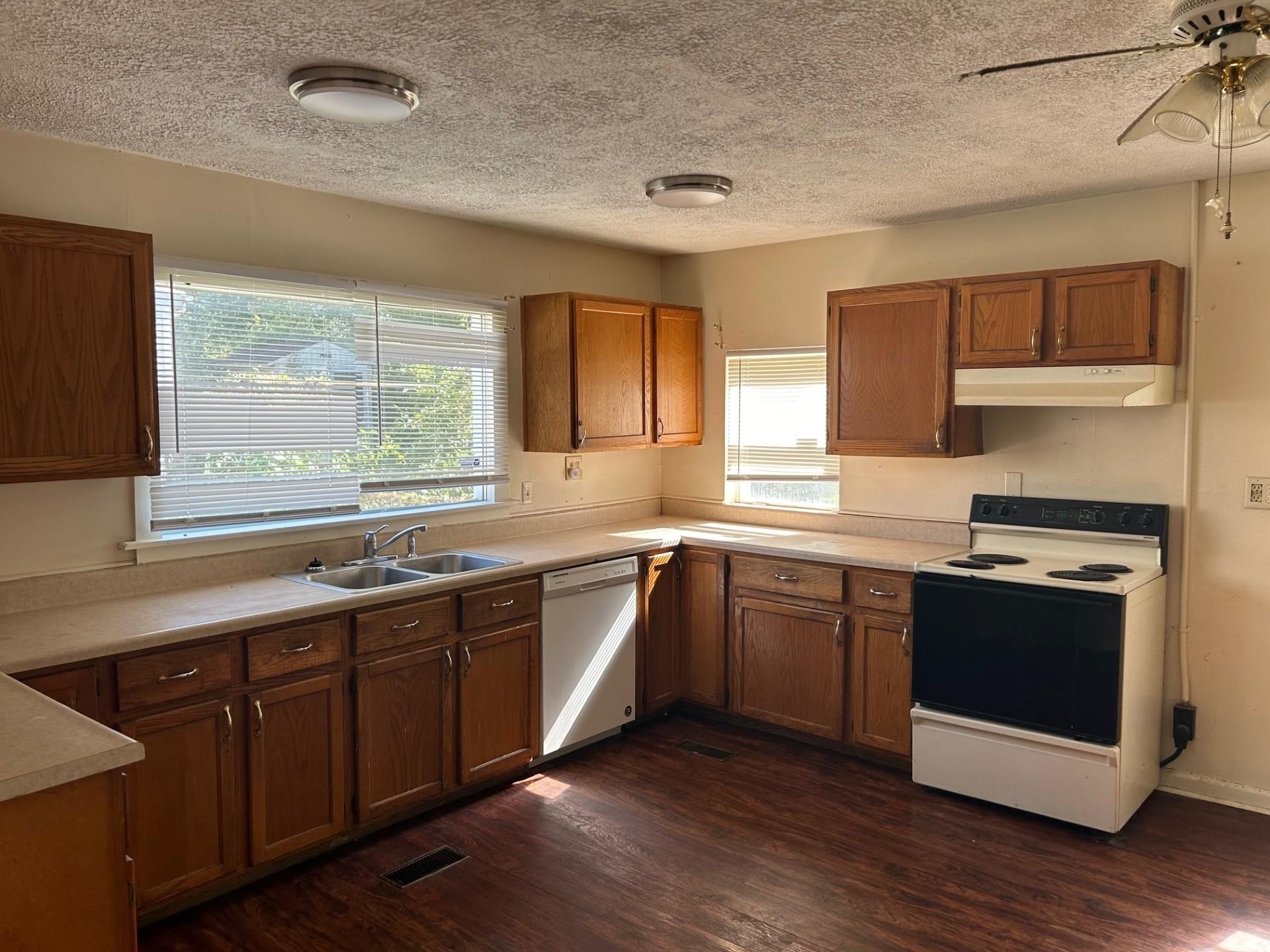 1708 Monarch, Owensboro, Kentucky 42303, 3 Bedrooms Bedrooms, ,1 BathroomBathrooms,Single Family Residence,For Sale,Monarch,90849