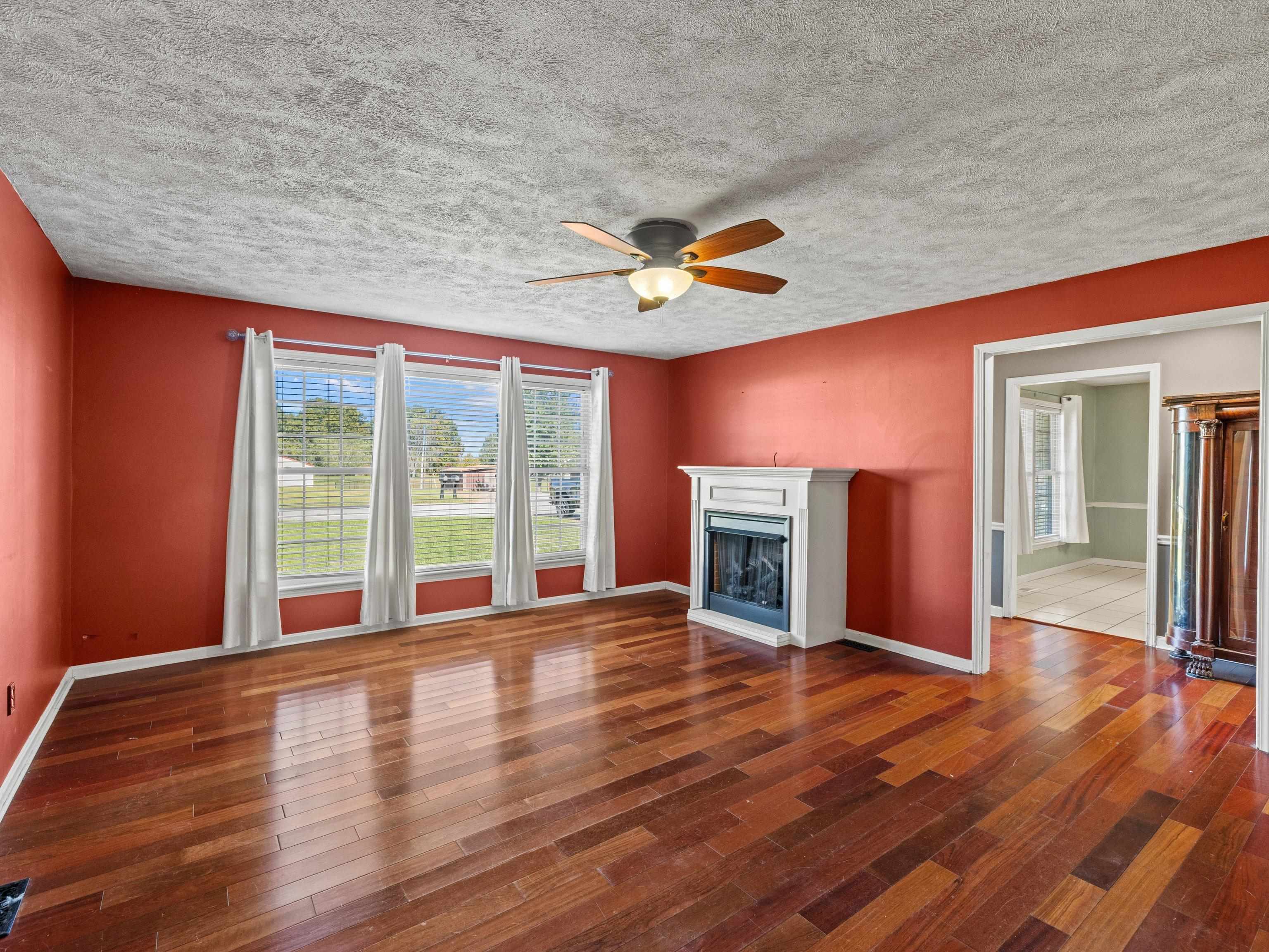 44 Kenwood Lane, Greenville, Kentucky 42345, 6 Bedrooms Bedrooms, ,2 BathroomsBathrooms,Single Family Residence,For Sale,Kenwood Lane,90850