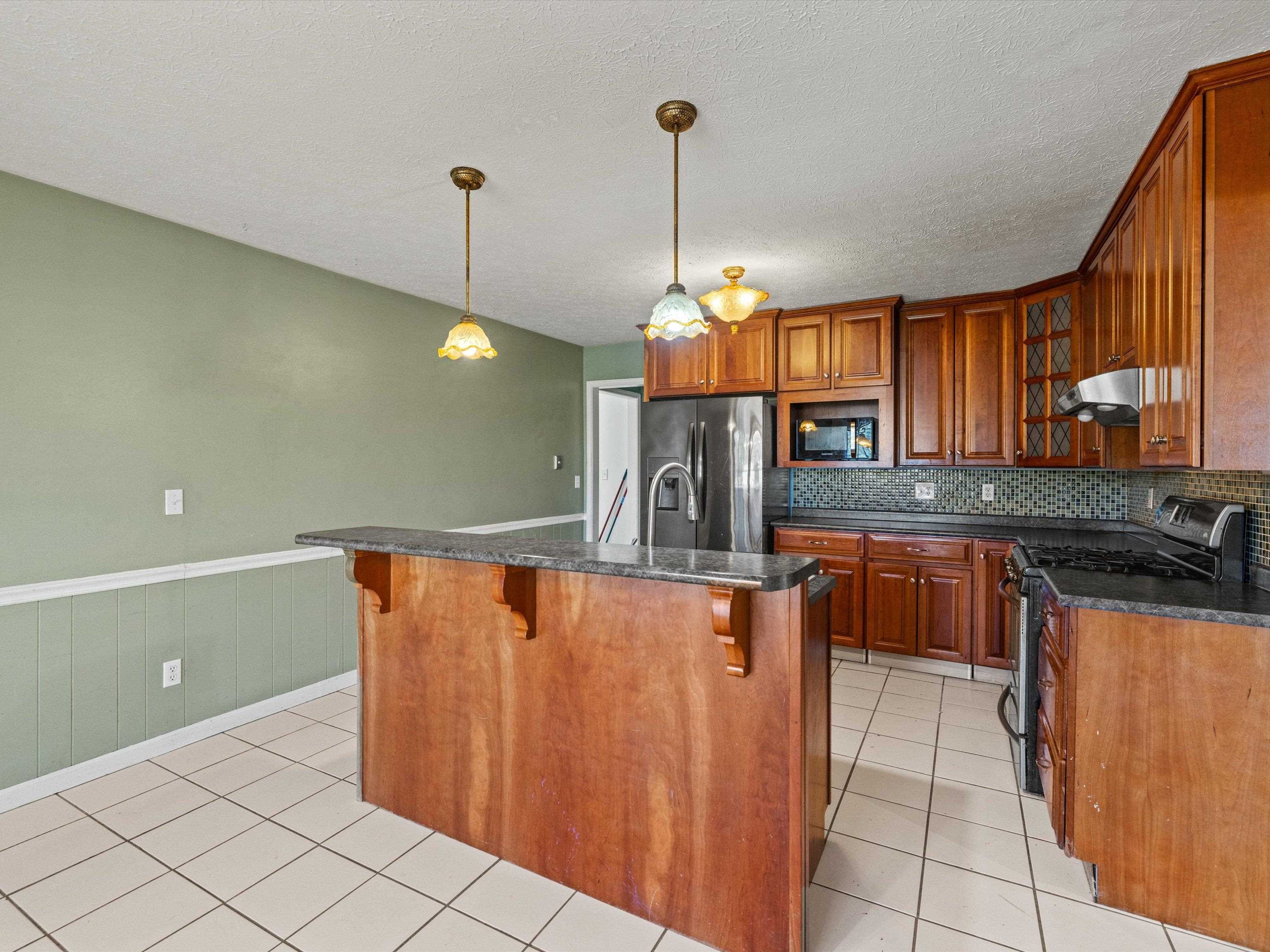 44 Kenwood Lane, Greenville, Kentucky 42345, 6 Bedrooms Bedrooms, ,2 BathroomsBathrooms,Single Family Residence,For Sale,Kenwood Lane,90850