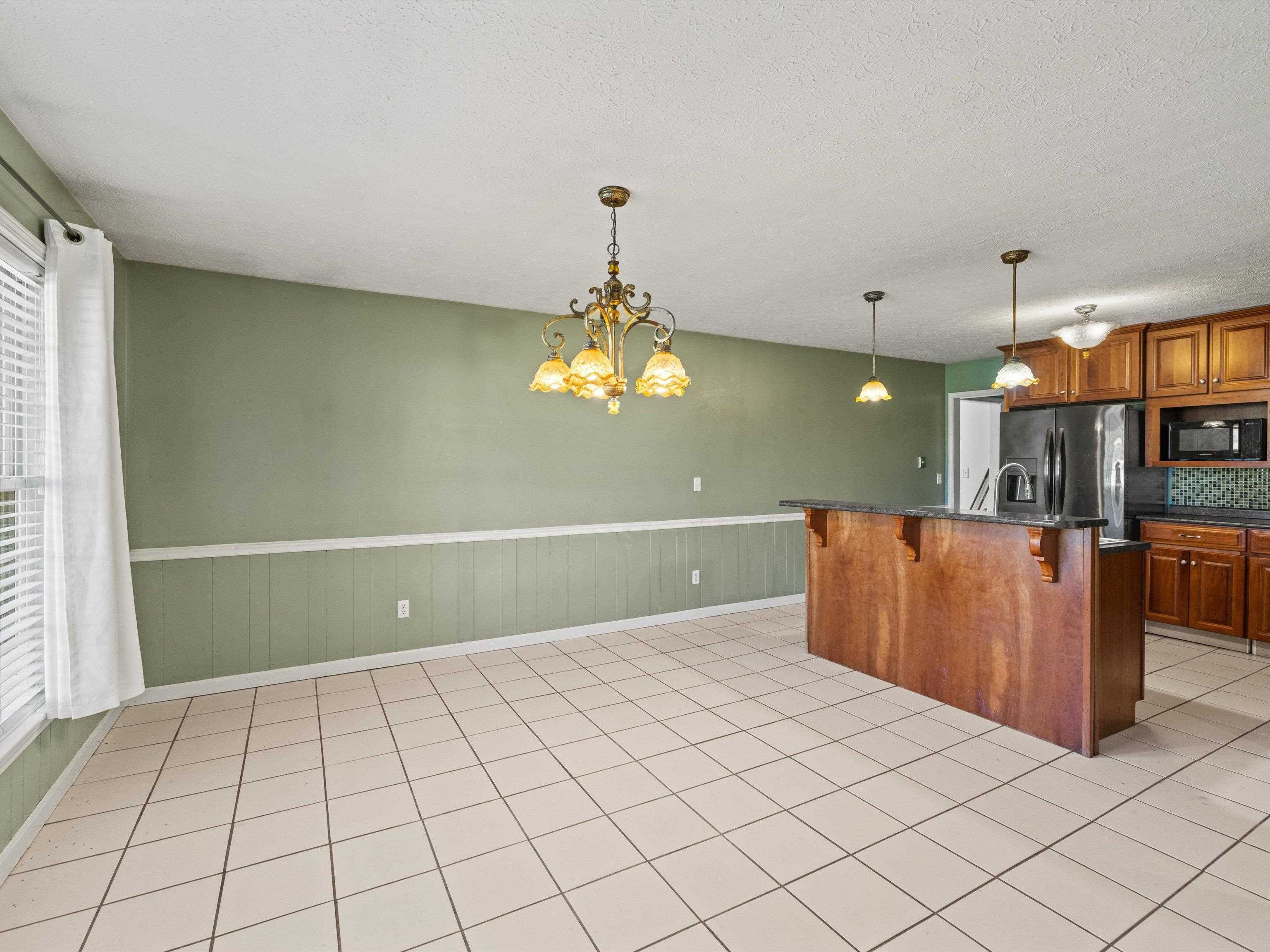44 Kenwood Lane, Greenville, Kentucky 42345, 6 Bedrooms Bedrooms, ,2 BathroomsBathrooms,Single Family Residence,For Sale,Kenwood Lane,90850