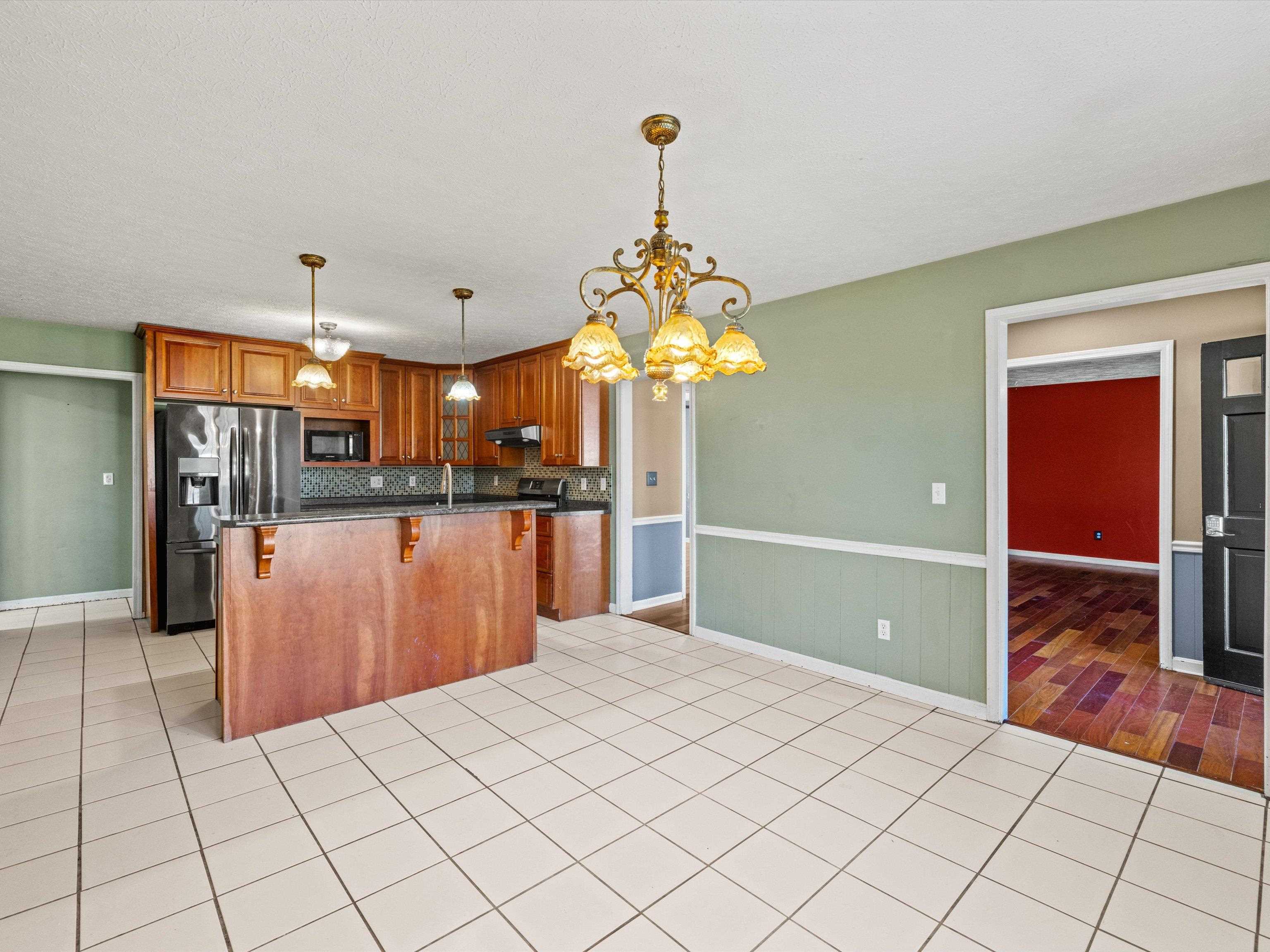 44 Kenwood Lane, Greenville, Kentucky 42345, 6 Bedrooms Bedrooms, ,2 BathroomsBathrooms,Single Family Residence,For Sale,Kenwood Lane,90850