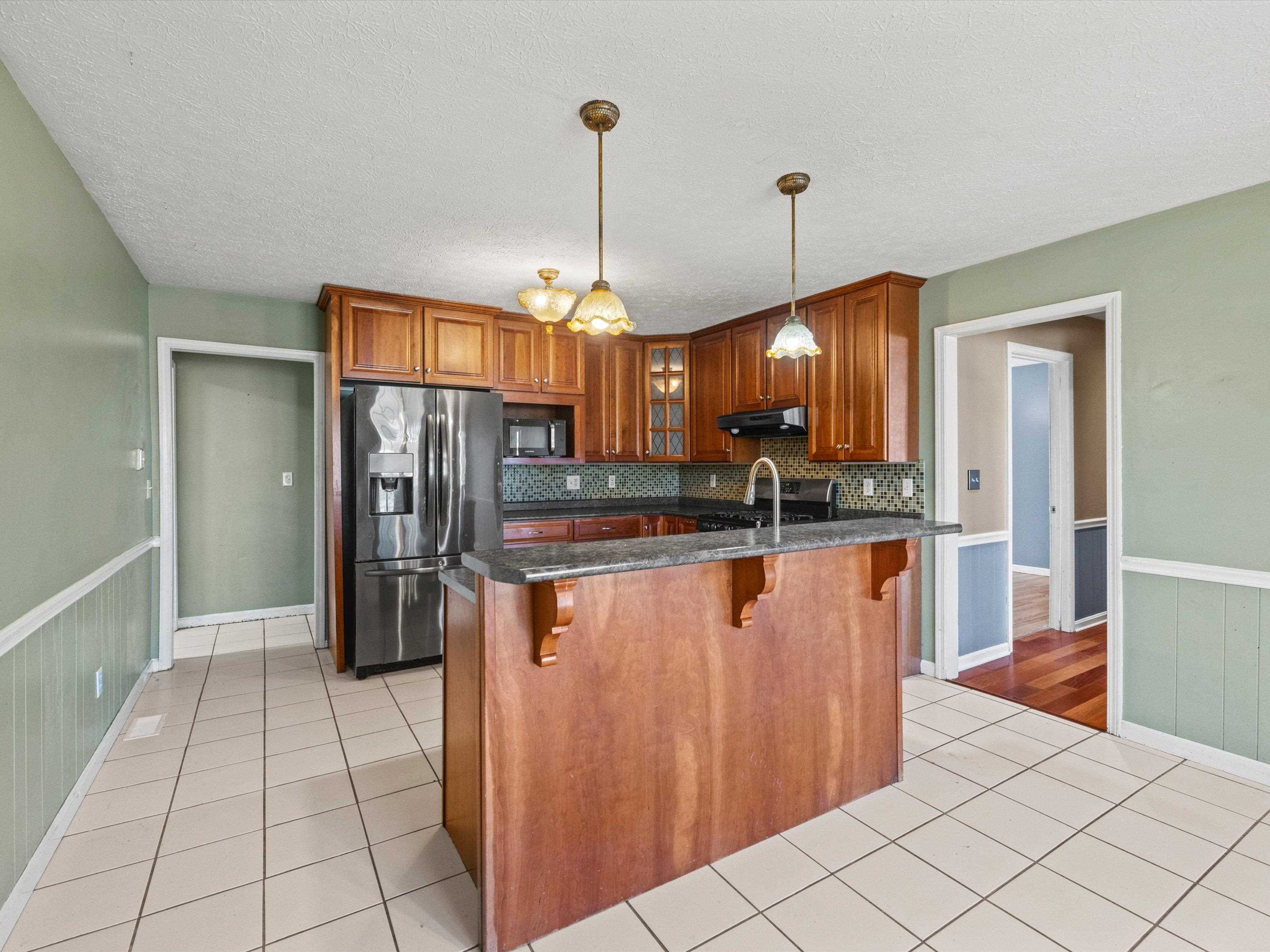 44 Kenwood Lane, Greenville, Kentucky 42345, 6 Bedrooms Bedrooms, ,2 BathroomsBathrooms,Single Family Residence,For Sale,Kenwood Lane,90850