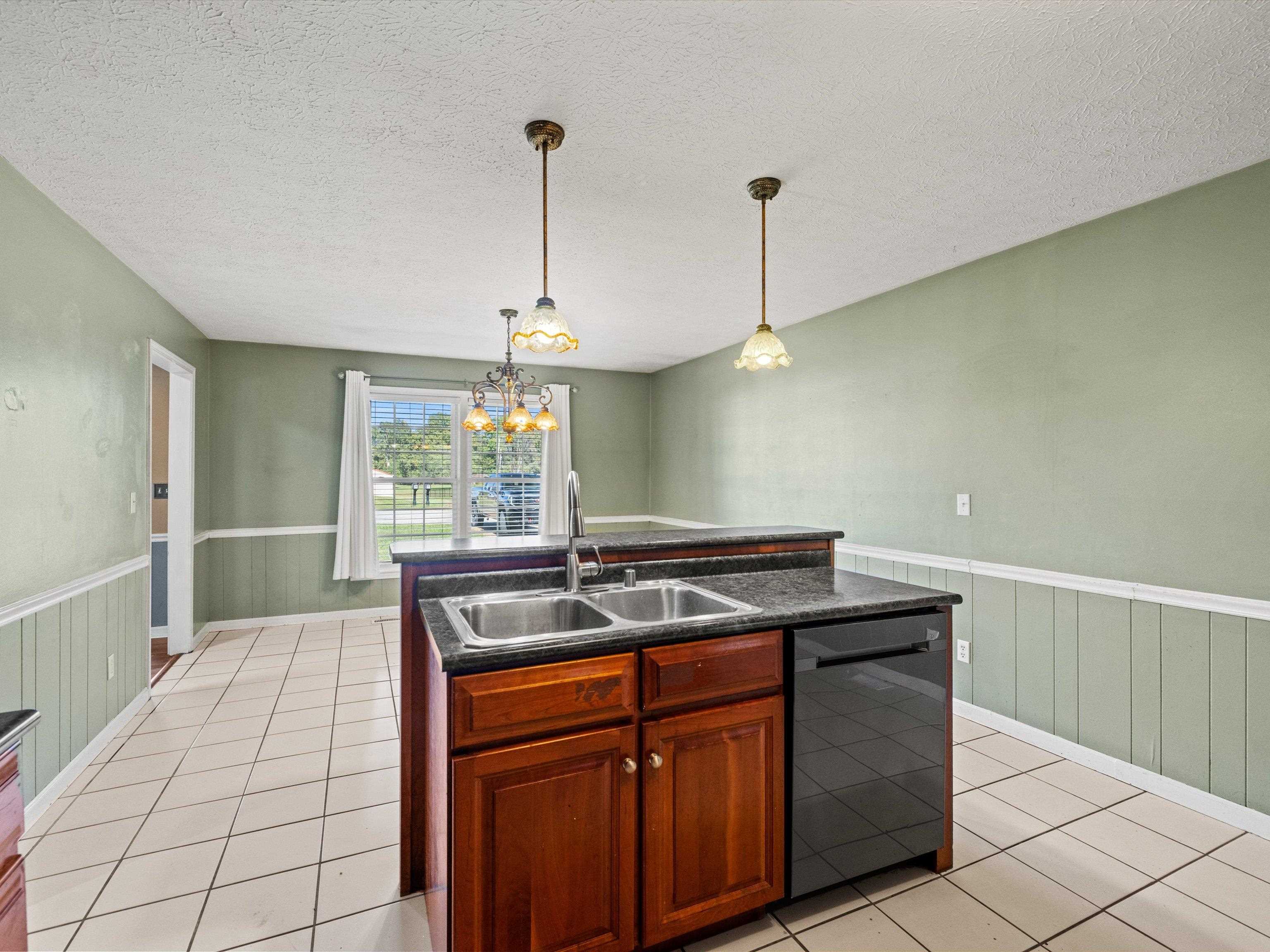44 Kenwood Lane, Greenville, Kentucky 42345, 6 Bedrooms Bedrooms, ,2 BathroomsBathrooms,Single Family Residence,For Sale,Kenwood Lane,90850