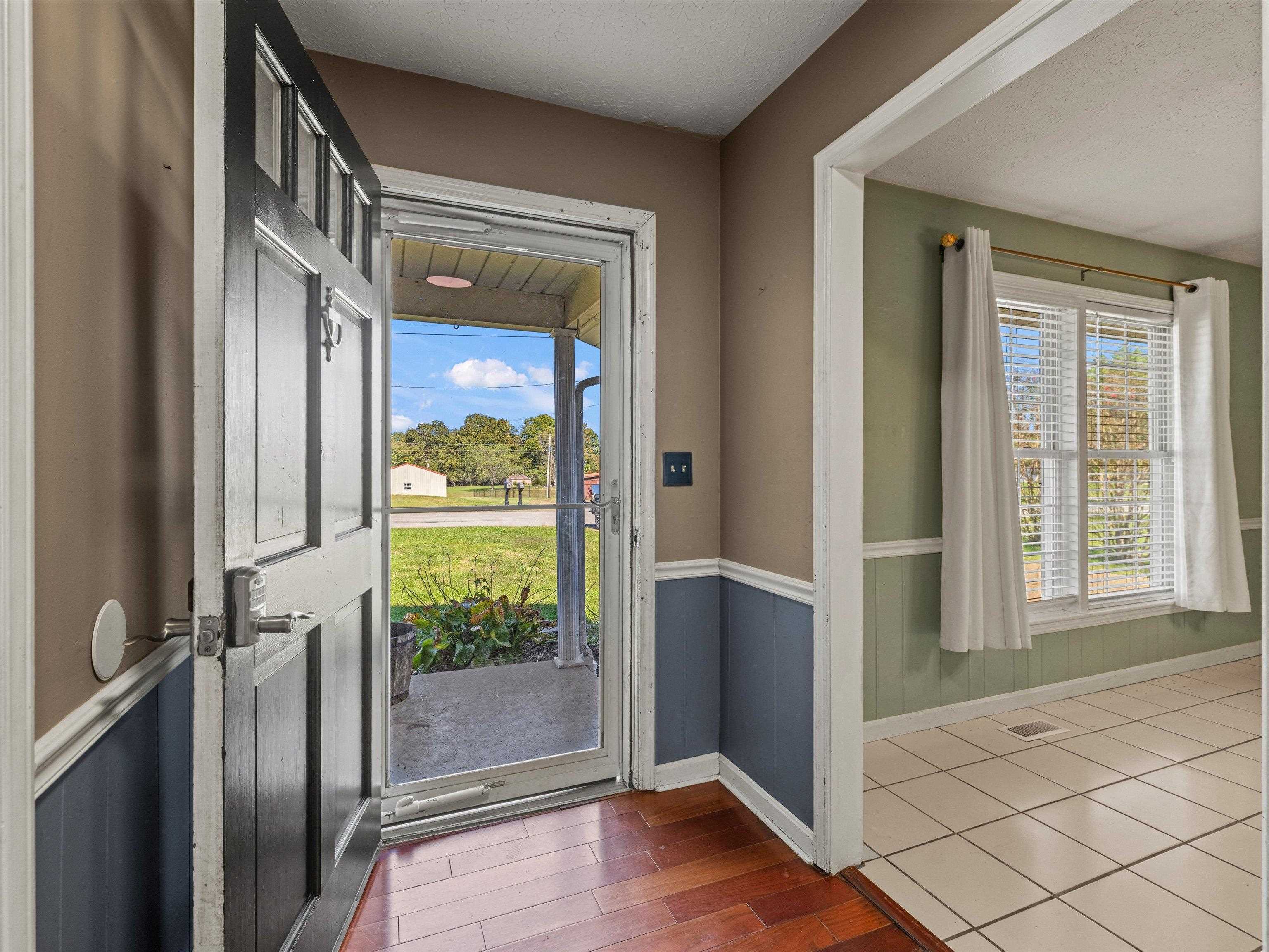 44 Kenwood Lane, Greenville, Kentucky 42345, 6 Bedrooms Bedrooms, ,2 BathroomsBathrooms,Single Family Residence,For Sale,Kenwood Lane,90850