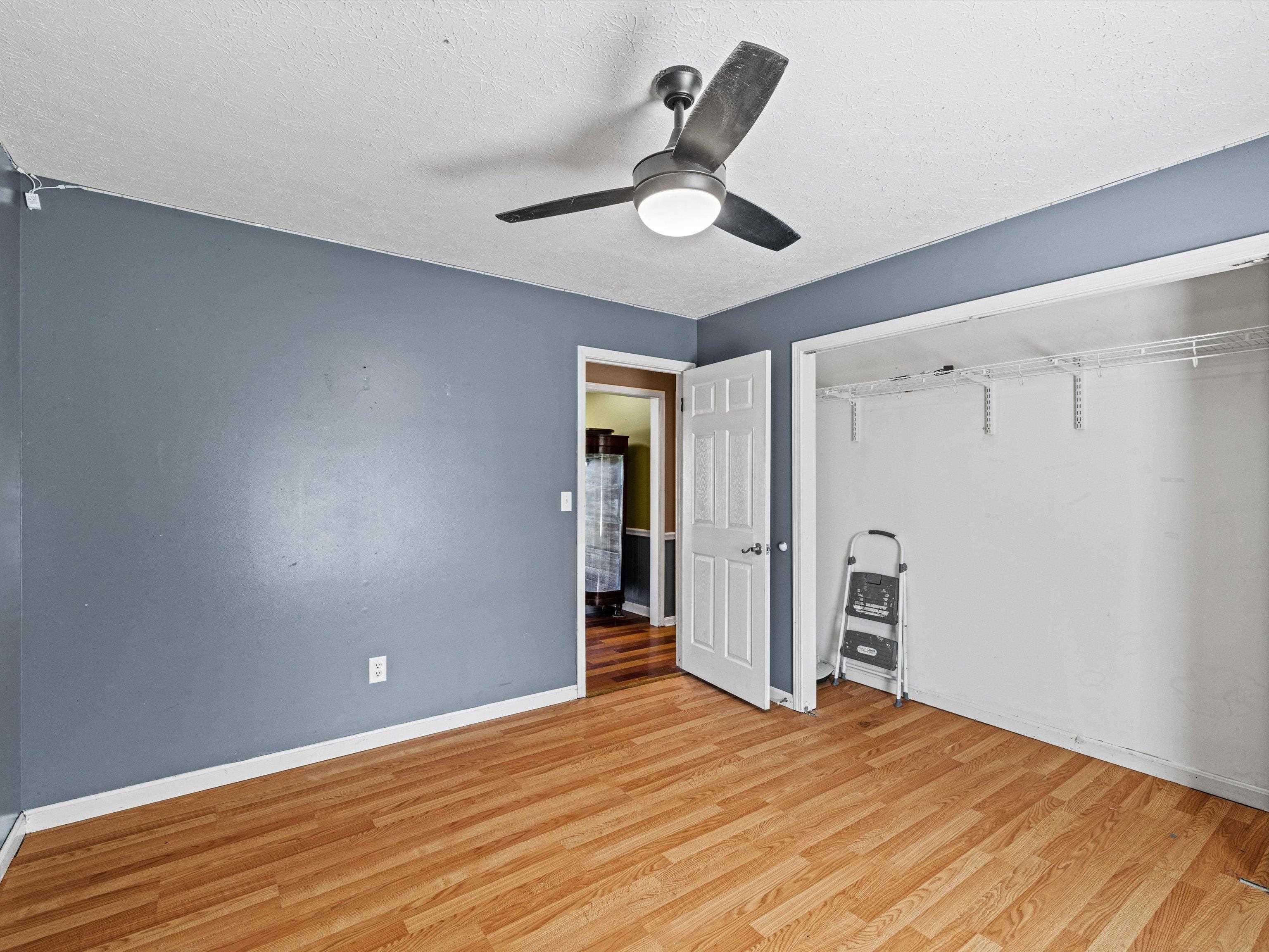 44 Kenwood Lane, Greenville, Kentucky 42345, 6 Bedrooms Bedrooms, ,2 BathroomsBathrooms,Single Family Residence,For Sale,Kenwood Lane,90850