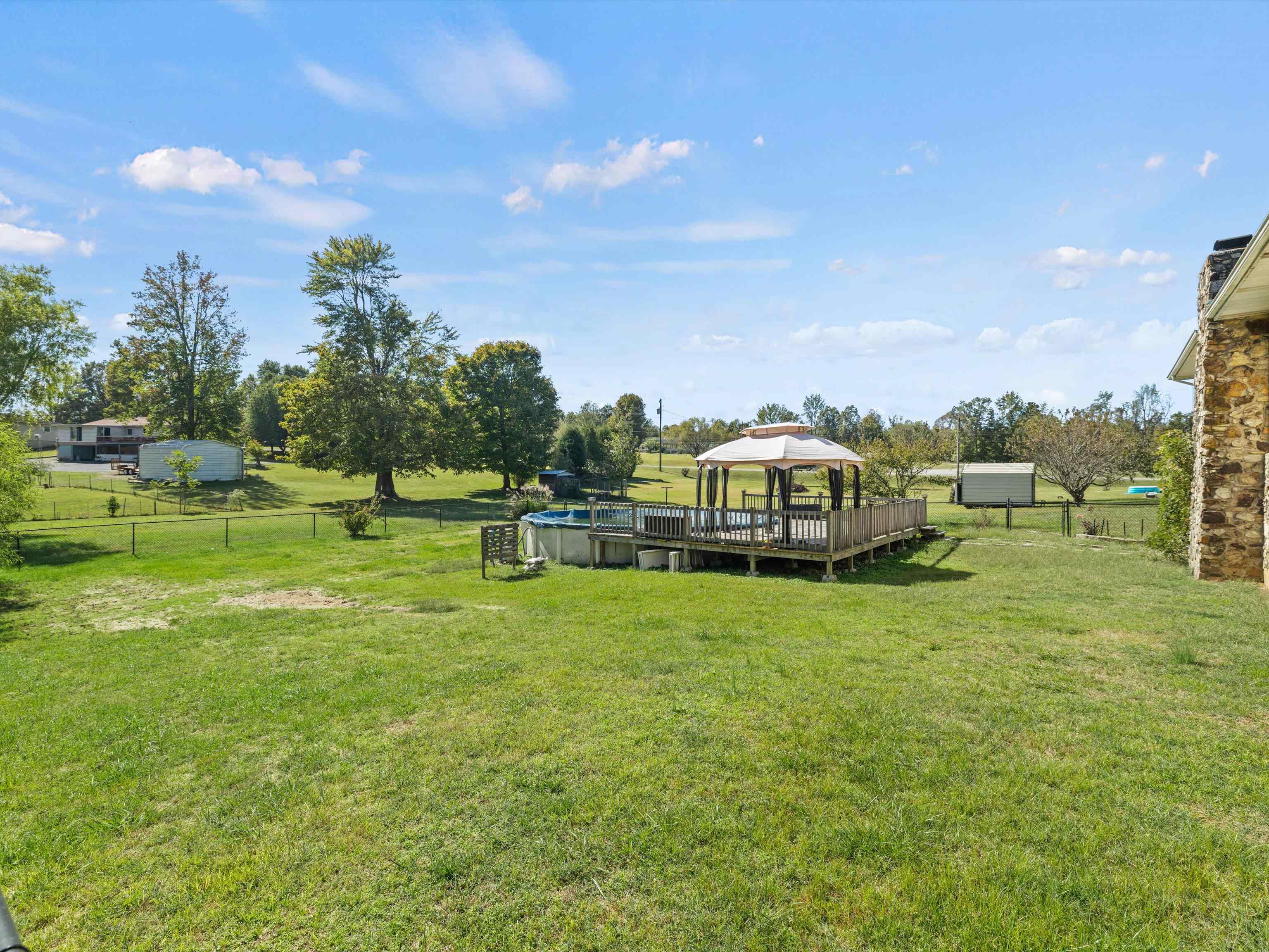 44 Kenwood Lane, Greenville, Kentucky 42345, 6 Bedrooms Bedrooms, ,2 BathroomsBathrooms,Single Family Residence,For Sale,Kenwood Lane,90850