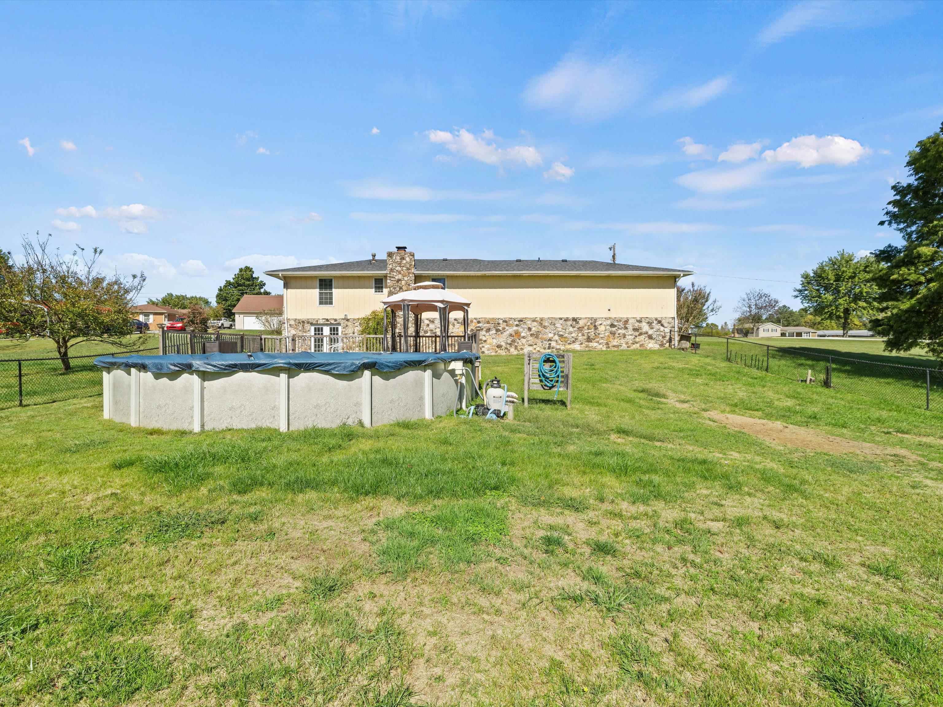 44 Kenwood Lane, Greenville, Kentucky 42345, 6 Bedrooms Bedrooms, ,2 BathroomsBathrooms,Single Family Residence,For Sale,Kenwood Lane,90850