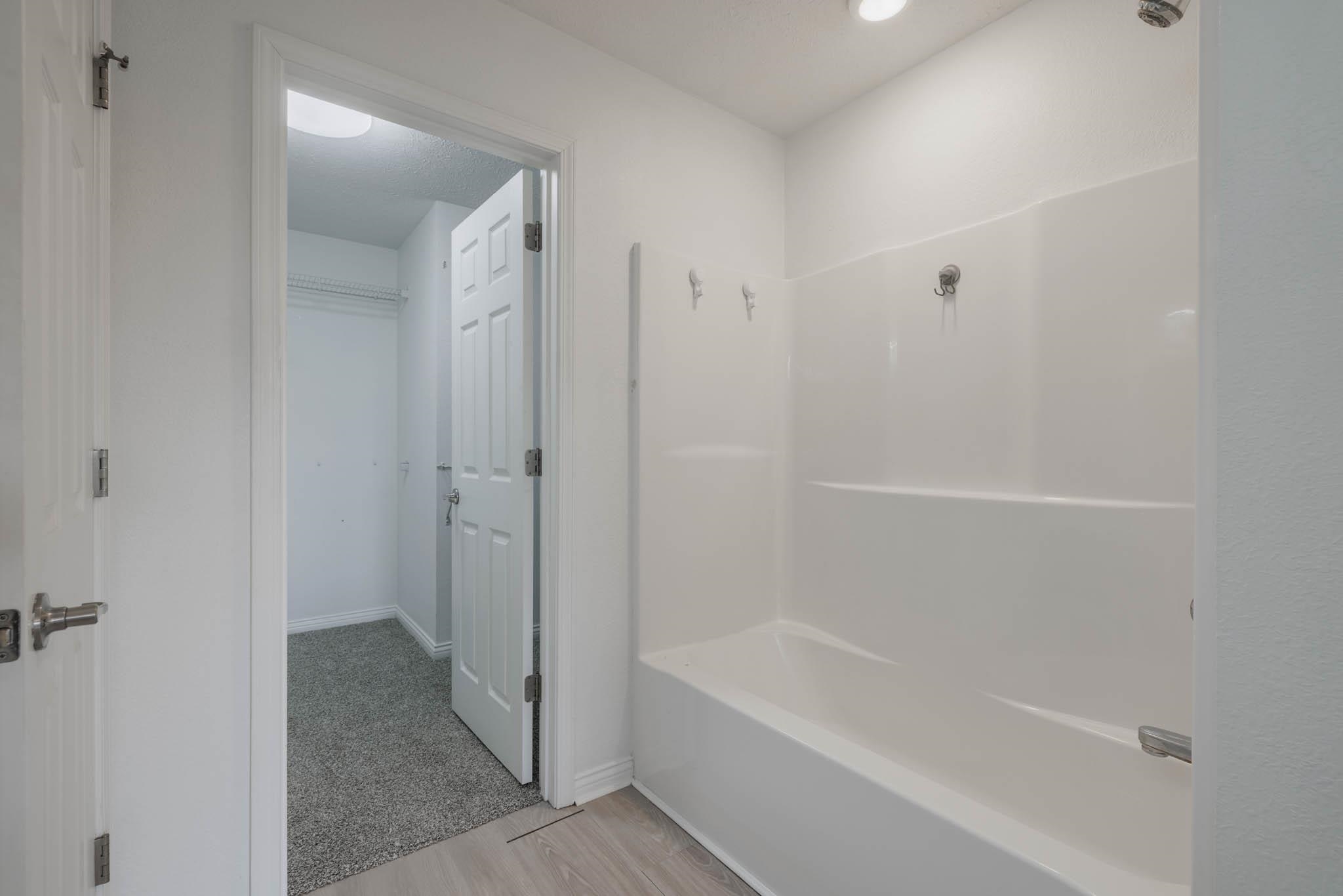 342 Camden Circle, Owensboro, Kentucky 42301, 3 Bedrooms Bedrooms, ,2 BathroomsBathrooms,Single Family Residence,For Sale,Camden Circle,90854