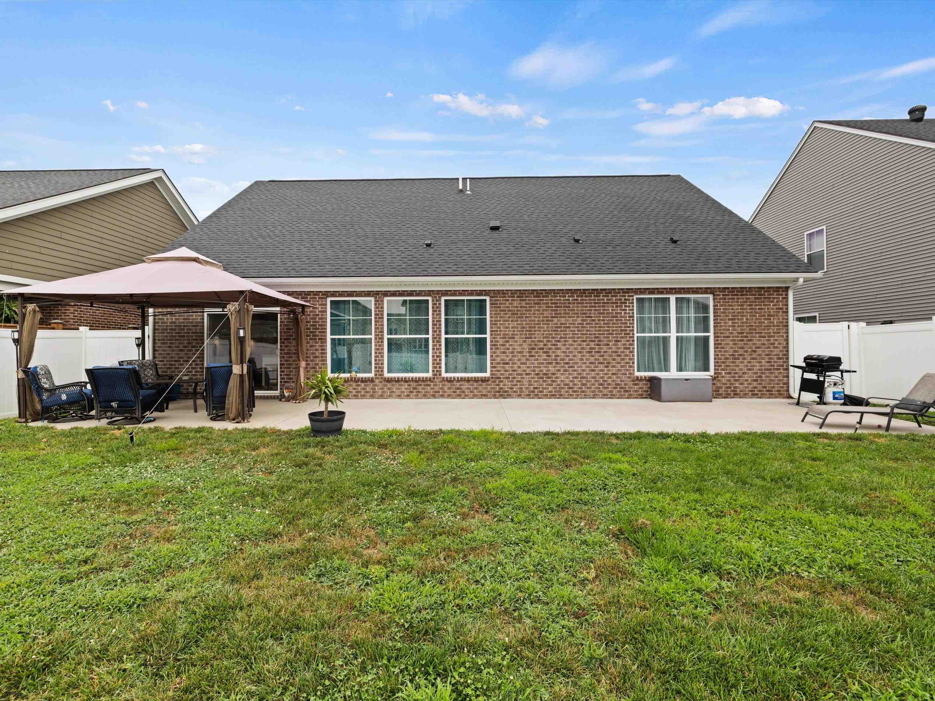 3856 Brookfield Dr, Owensboro, Kentucky 42303, 4 Bedrooms Bedrooms, ,2 BathroomsBathrooms,Single Family Residence,For Sale,Brookfield Dr,90857