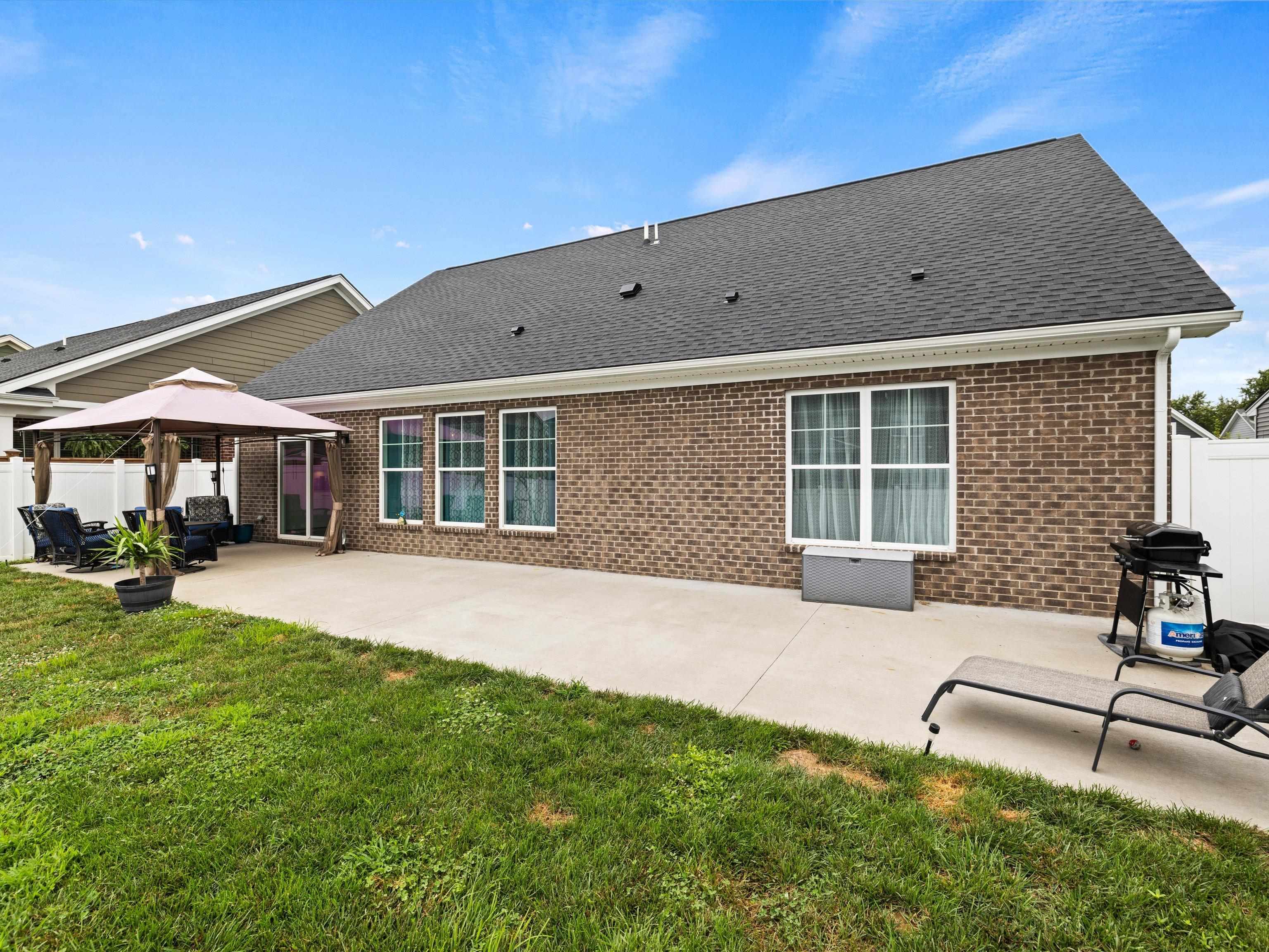 3856 Brookfield Dr, Owensboro, Kentucky 42303, 4 Bedrooms Bedrooms, ,2 BathroomsBathrooms,Single Family Residence,For Sale,Brookfield Dr,90857