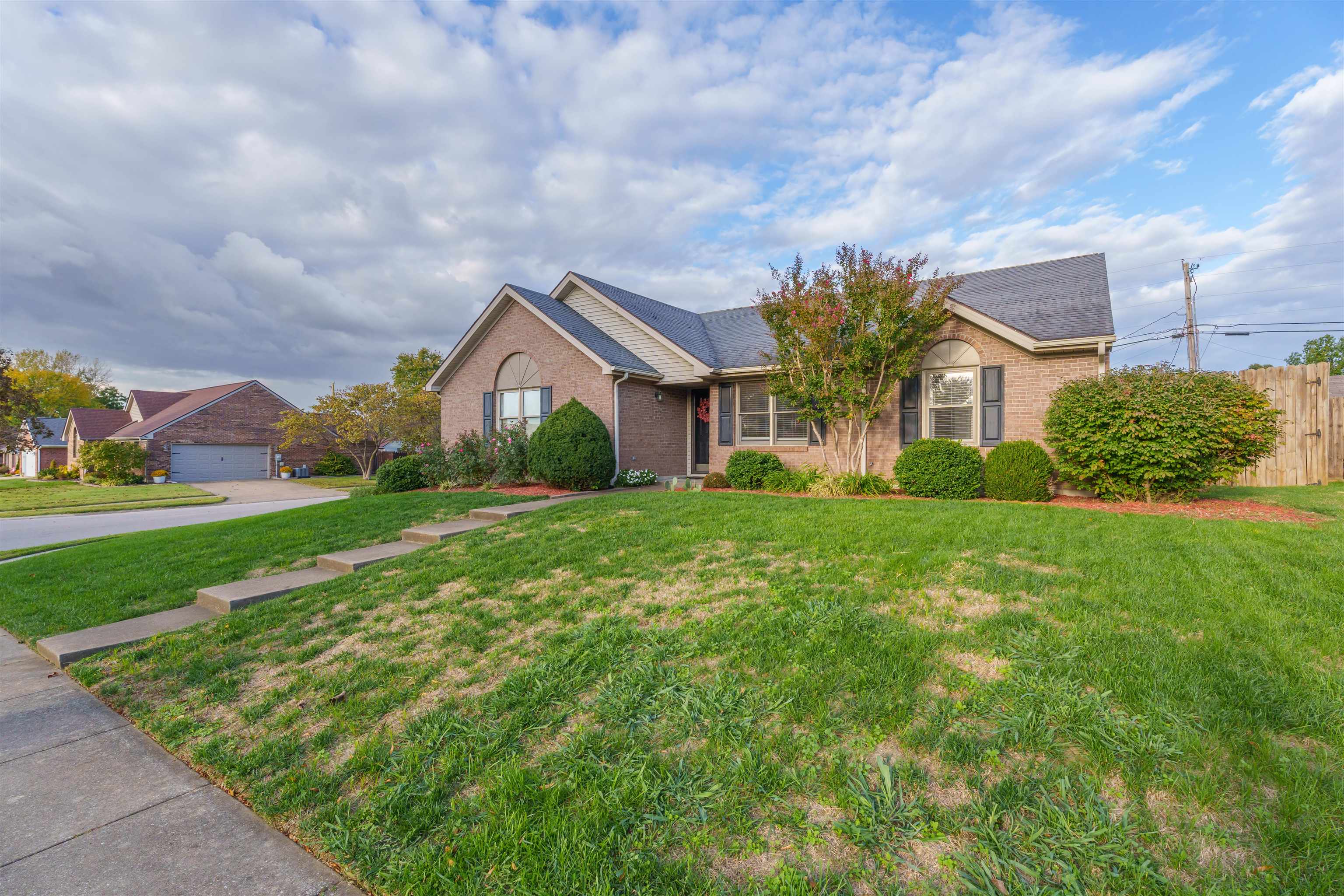 4301 Yewells Landing E, Owensboro, Kentucky 42303, 3 Bedrooms Bedrooms, ,2 BathroomsBathrooms,Single Family Residence,For Sale,Yewells Landing E,90859