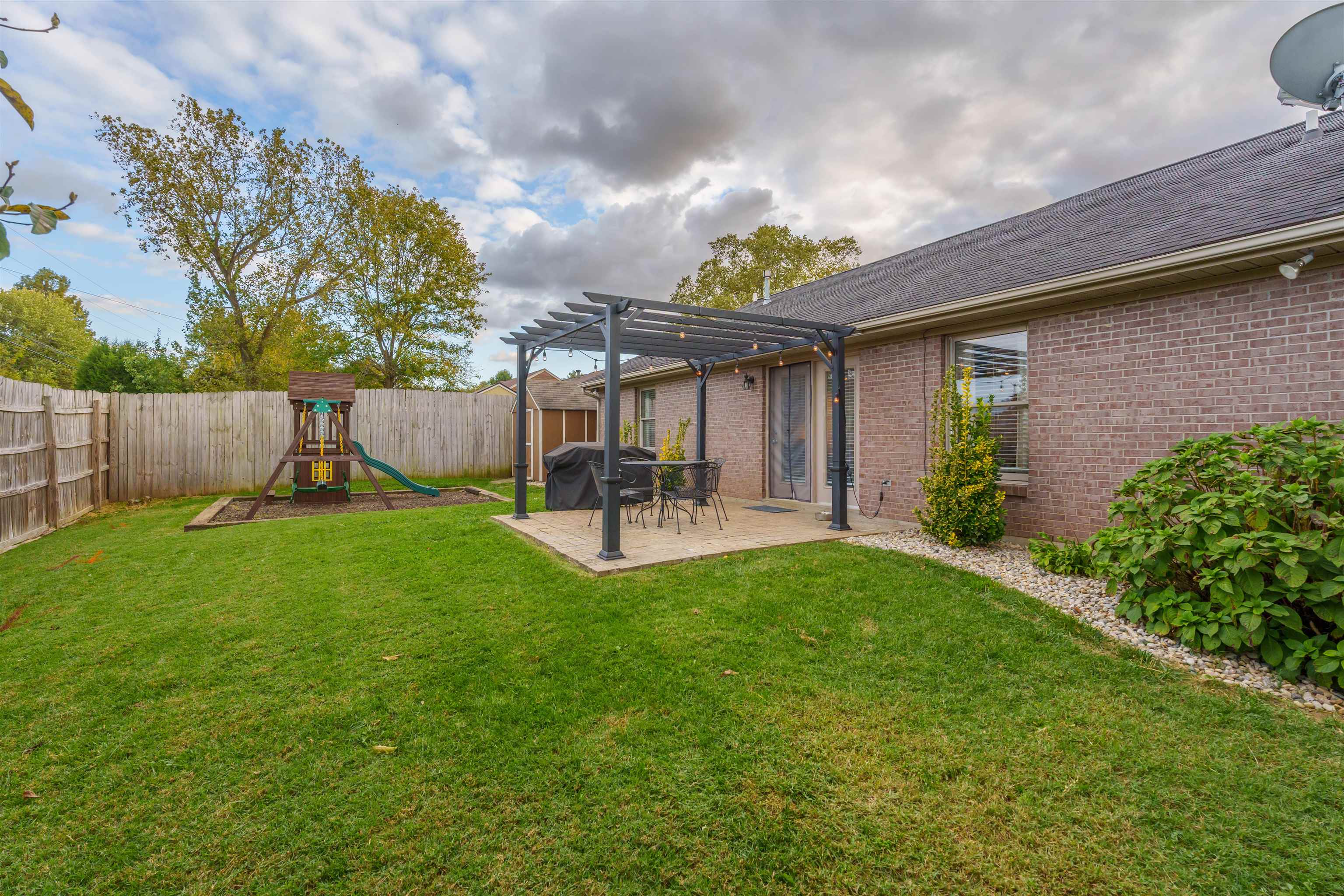 4301 Yewells Landing E, Owensboro, Kentucky 42303, 3 Bedrooms Bedrooms, ,2 BathroomsBathrooms,Single Family Residence,For Sale,Yewells Landing E,90859