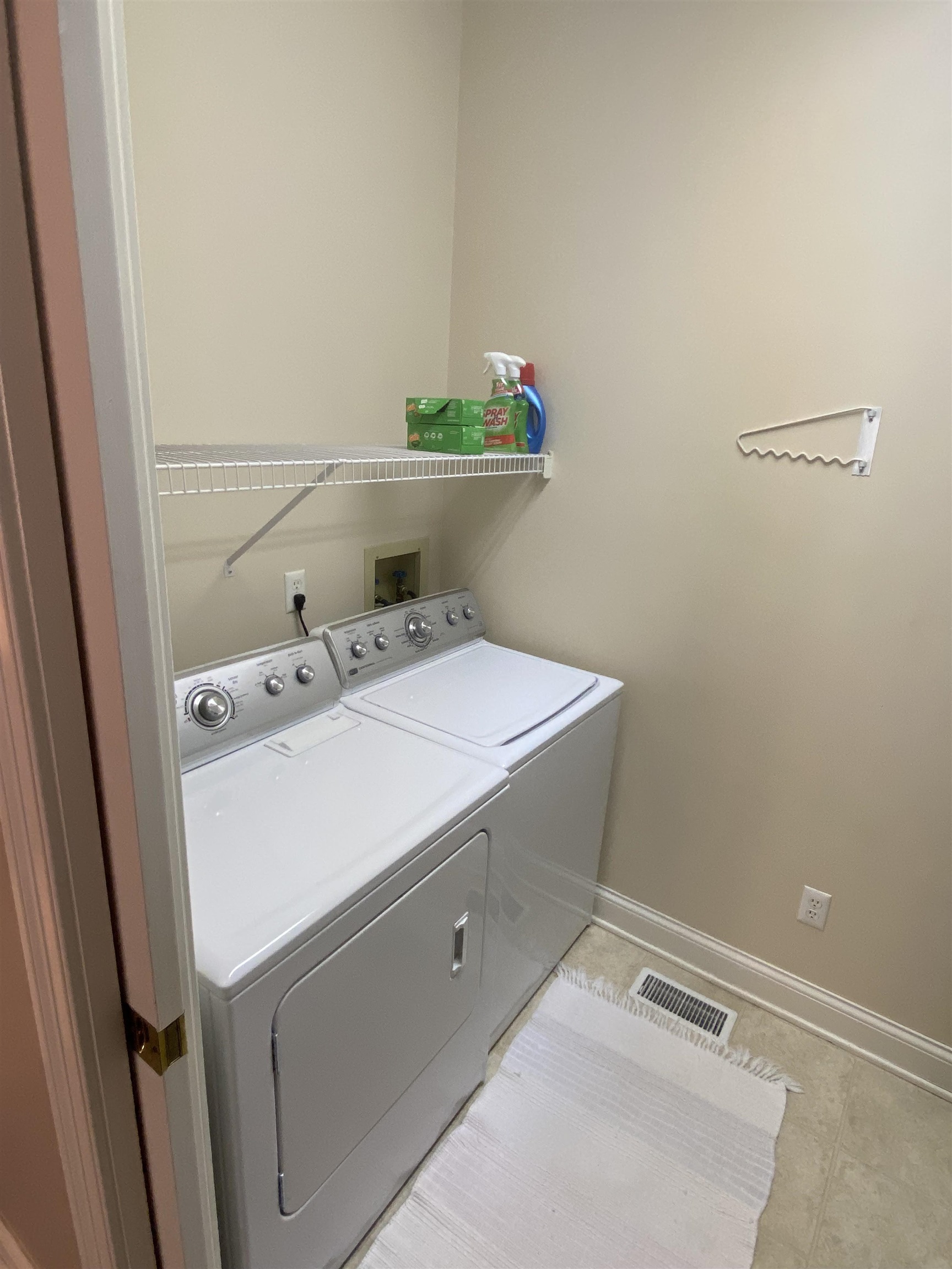 4241 Edgewood Ct, Owensboro, Kentucky 42303, 3 Bedrooms Bedrooms, ,2 BathroomsBathrooms,Single Family Residence,For Sale,Edgewood Ct,90860