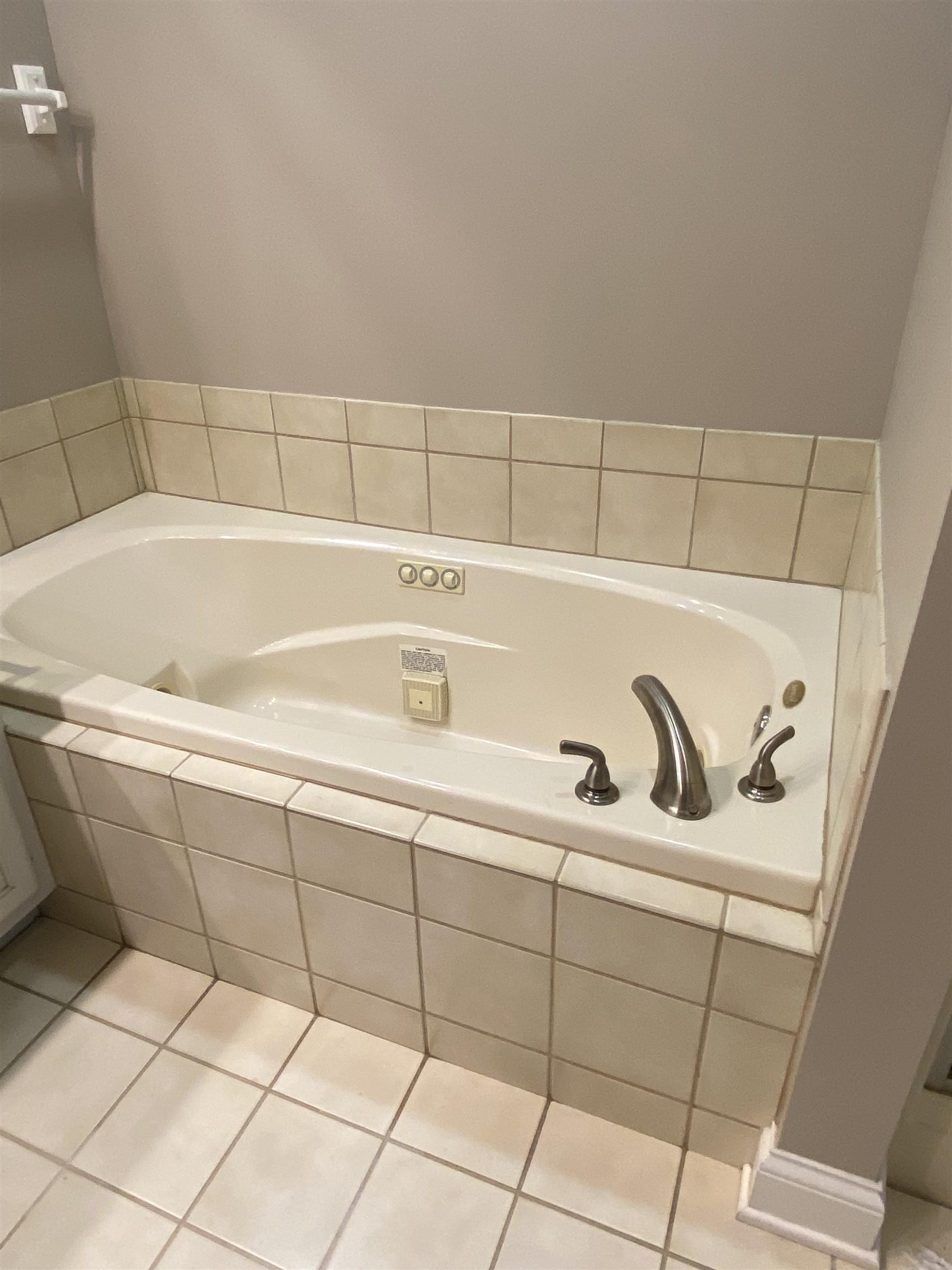 4241 Edgewood Ct, Owensboro, Kentucky 42303, 3 Bedrooms Bedrooms, ,2 BathroomsBathrooms,Single Family Residence,For Sale,Edgewood Ct,90860