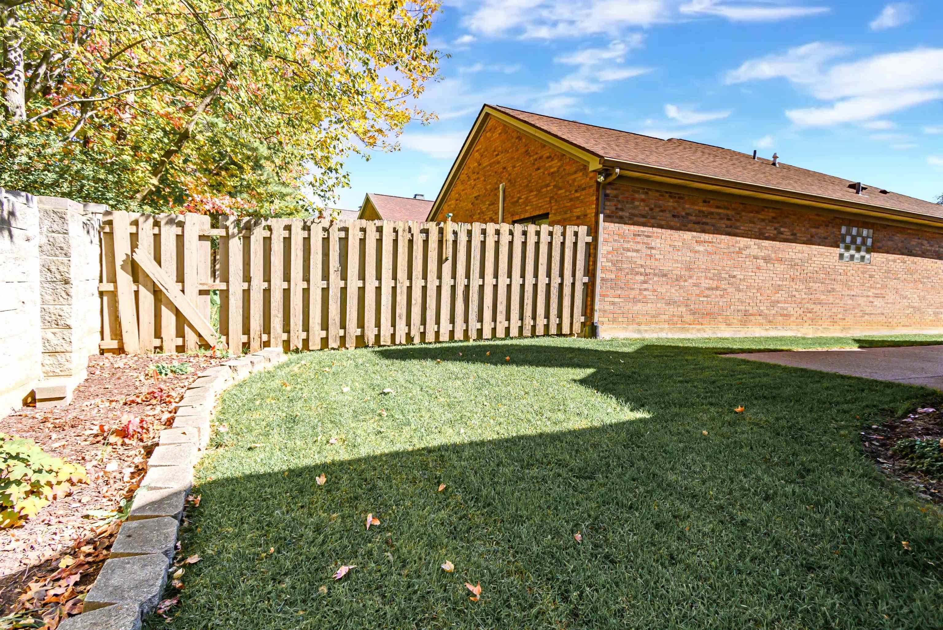 4241 Edgewood Ct, Owensboro, Kentucky 42303, 3 Bedrooms Bedrooms, ,2 BathroomsBathrooms,Single Family Residence,For Sale,Edgewood Ct,90860