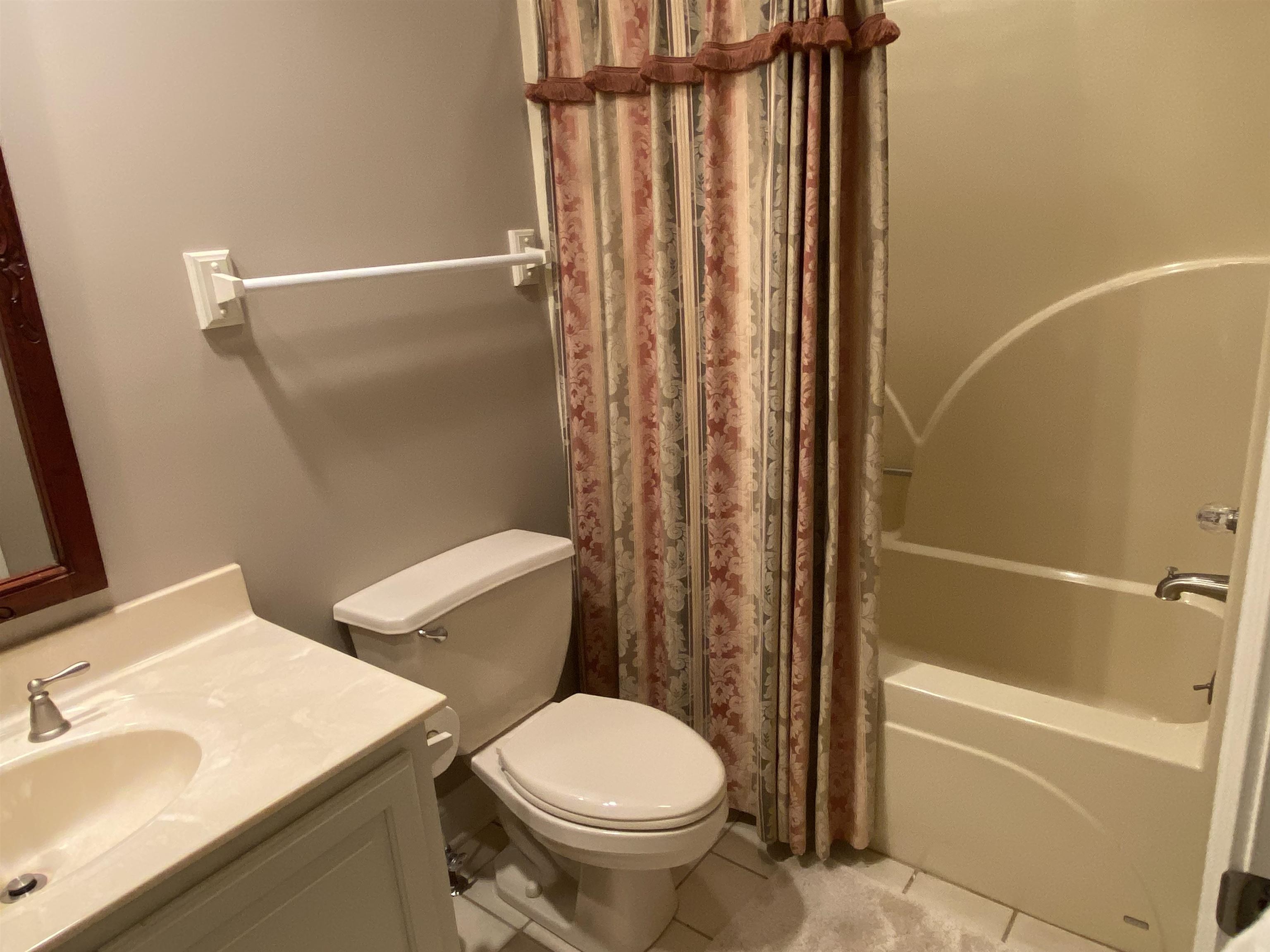 4241 Edgewood Ct, Owensboro, Kentucky 42303, 3 Bedrooms Bedrooms, ,2 BathroomsBathrooms,Single Family Residence,For Sale,Edgewood Ct,90860
