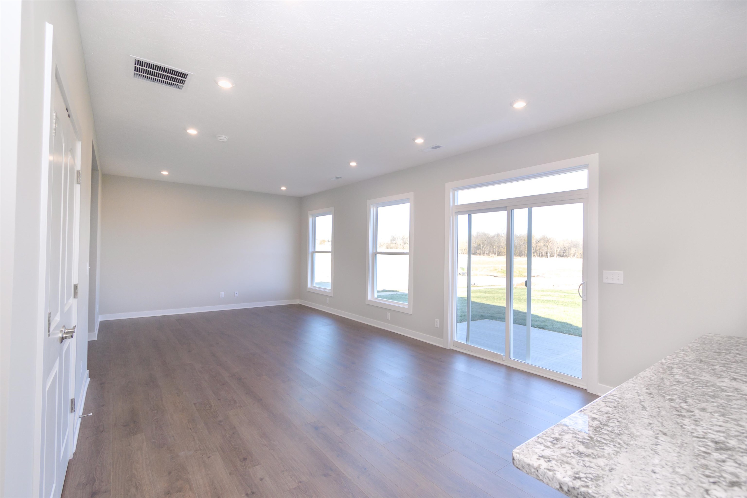 663 Alabaster Ln, Owensboro, Kentucky 42301, 3 Bedrooms Bedrooms, ,2 BathroomsBathrooms,Single Family Residence,For Sale,Alabaster Ln,90868