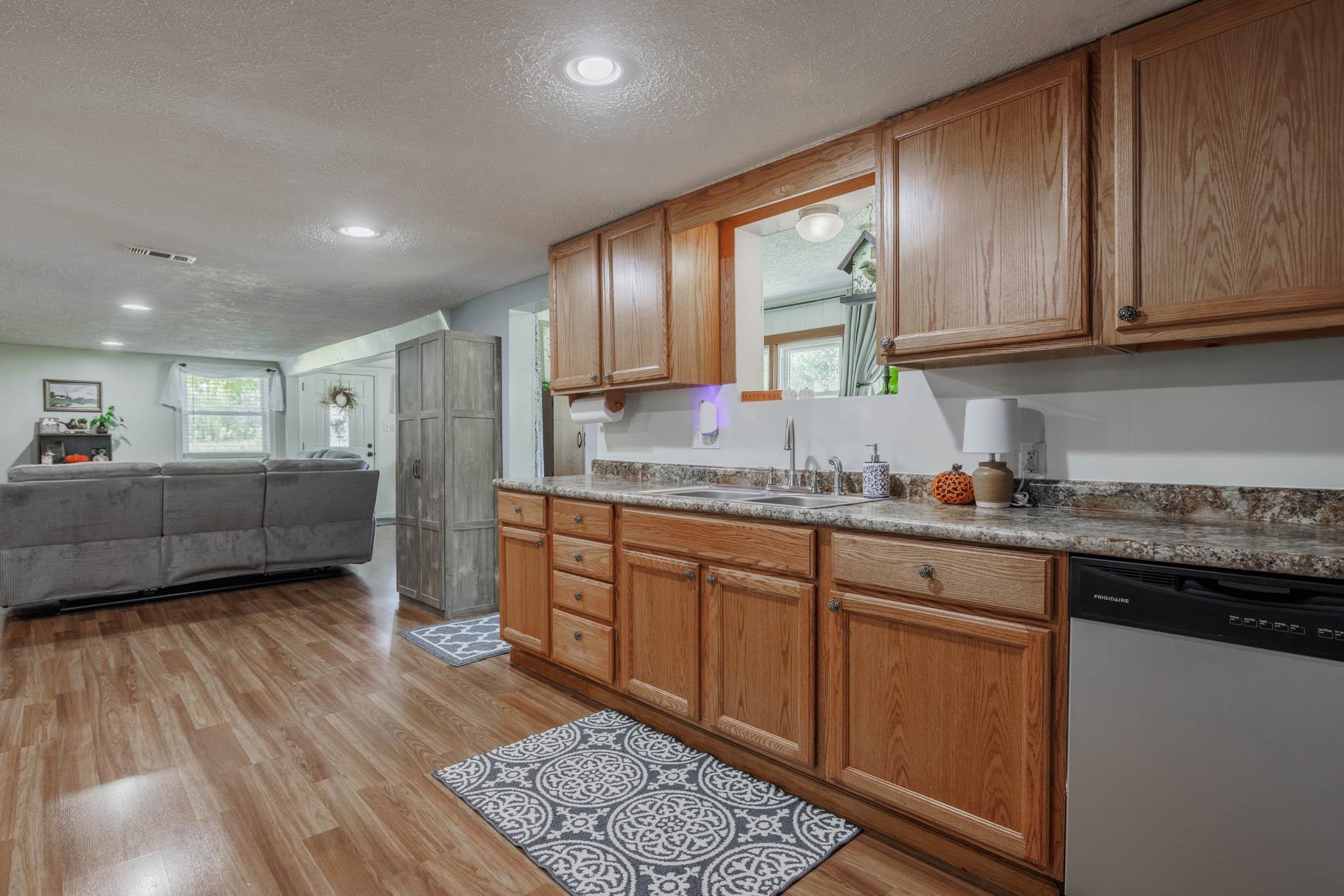 7282 Kentucky 81, Owensboro, Kentucky 42301, 3 Bedrooms Bedrooms, ,2 BathroomsBathrooms,Ranch,For Sale,Kentucky 81,90872