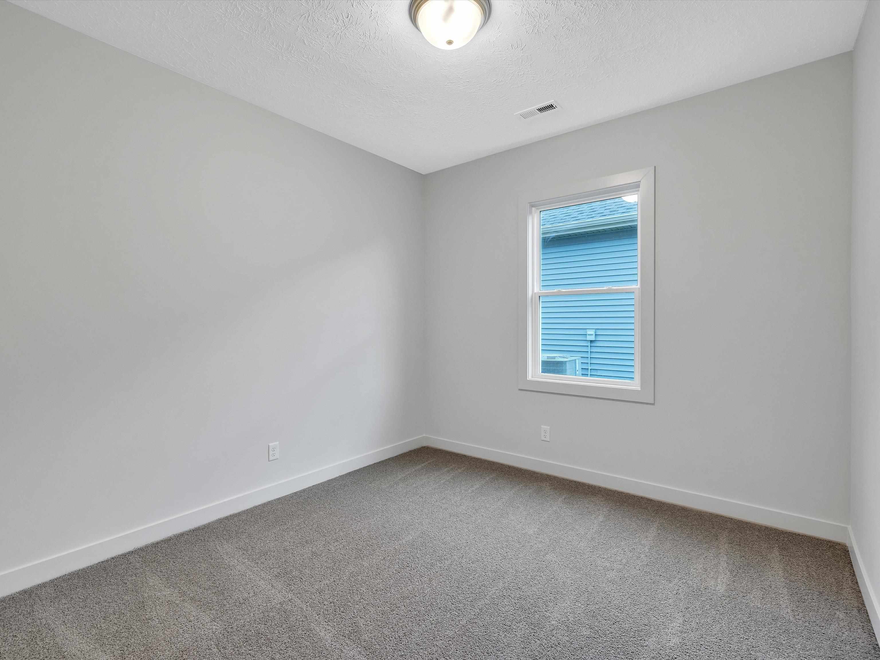 690 Alabaster Lane, Owensboro, Kentucky 42301, 3 Bedrooms Bedrooms, ,2 BathroomsBathrooms,Single Family Residence,For Sale,Alabaster Lane,90876