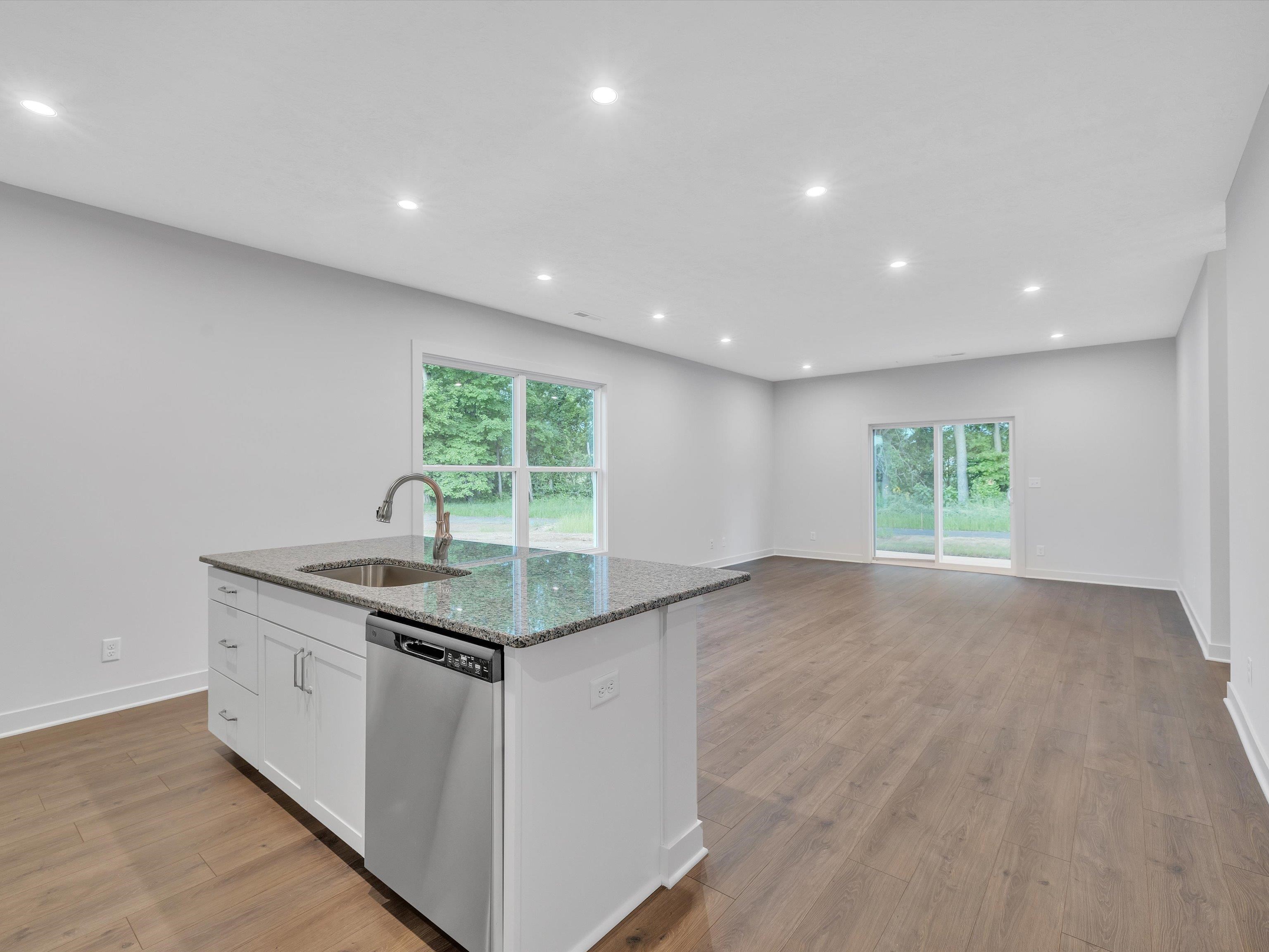 690 Alabaster Lane, Owensboro, Kentucky 42301, 3 Bedrooms Bedrooms, ,2 BathroomsBathrooms,Single Family Residence,For Sale,Alabaster Lane,90876