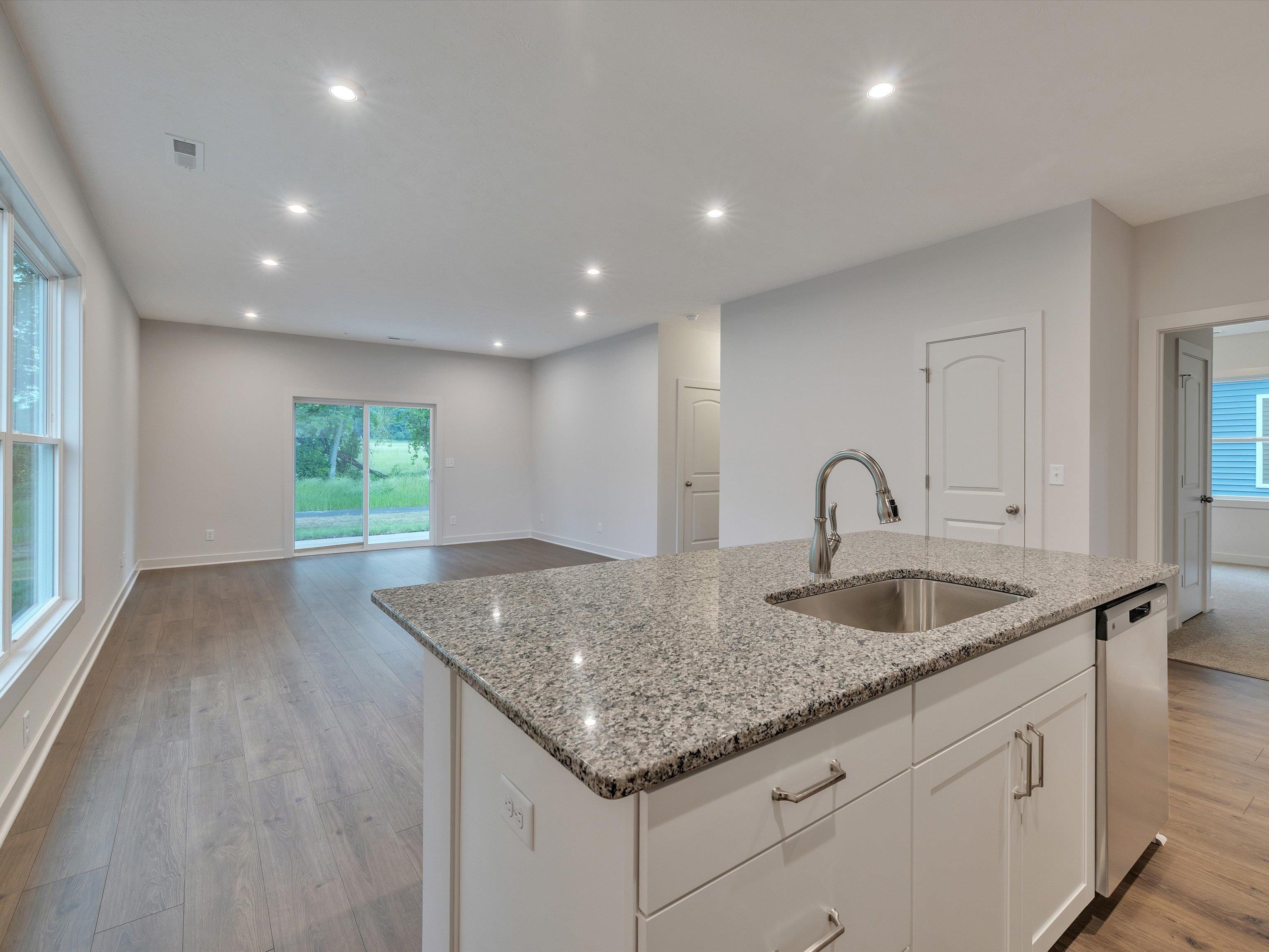 690 Alabaster Lane, Owensboro, Kentucky 42301, 3 Bedrooms Bedrooms, ,2 BathroomsBathrooms,Single Family Residence,For Sale,Alabaster Lane,90876