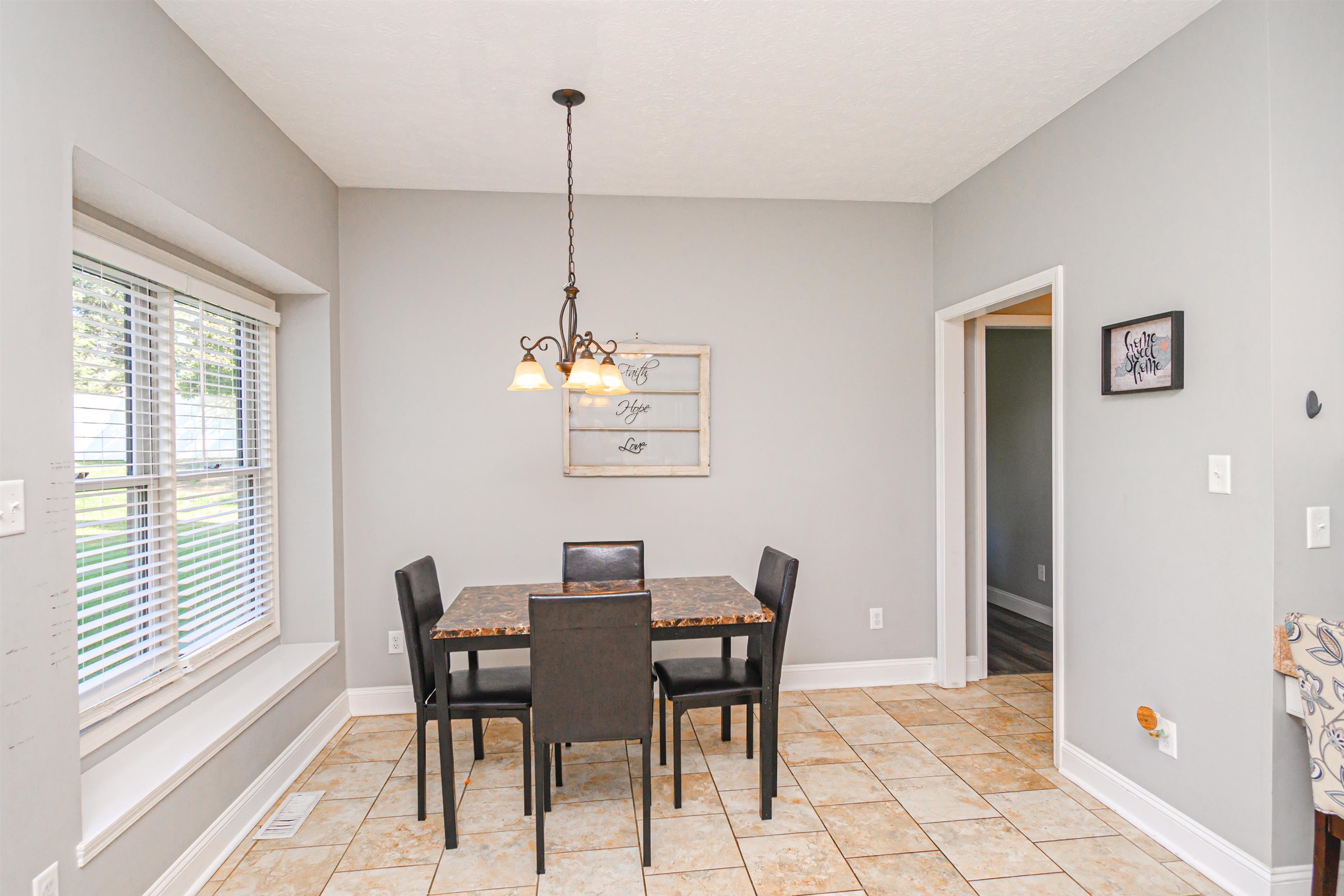 3710 Wood Trace, Owensboro, Kentucky 42303, 4 Bedrooms Bedrooms, ,2 BathroomsBathrooms,Single Family Residence,For Sale,Wood Trace,90886