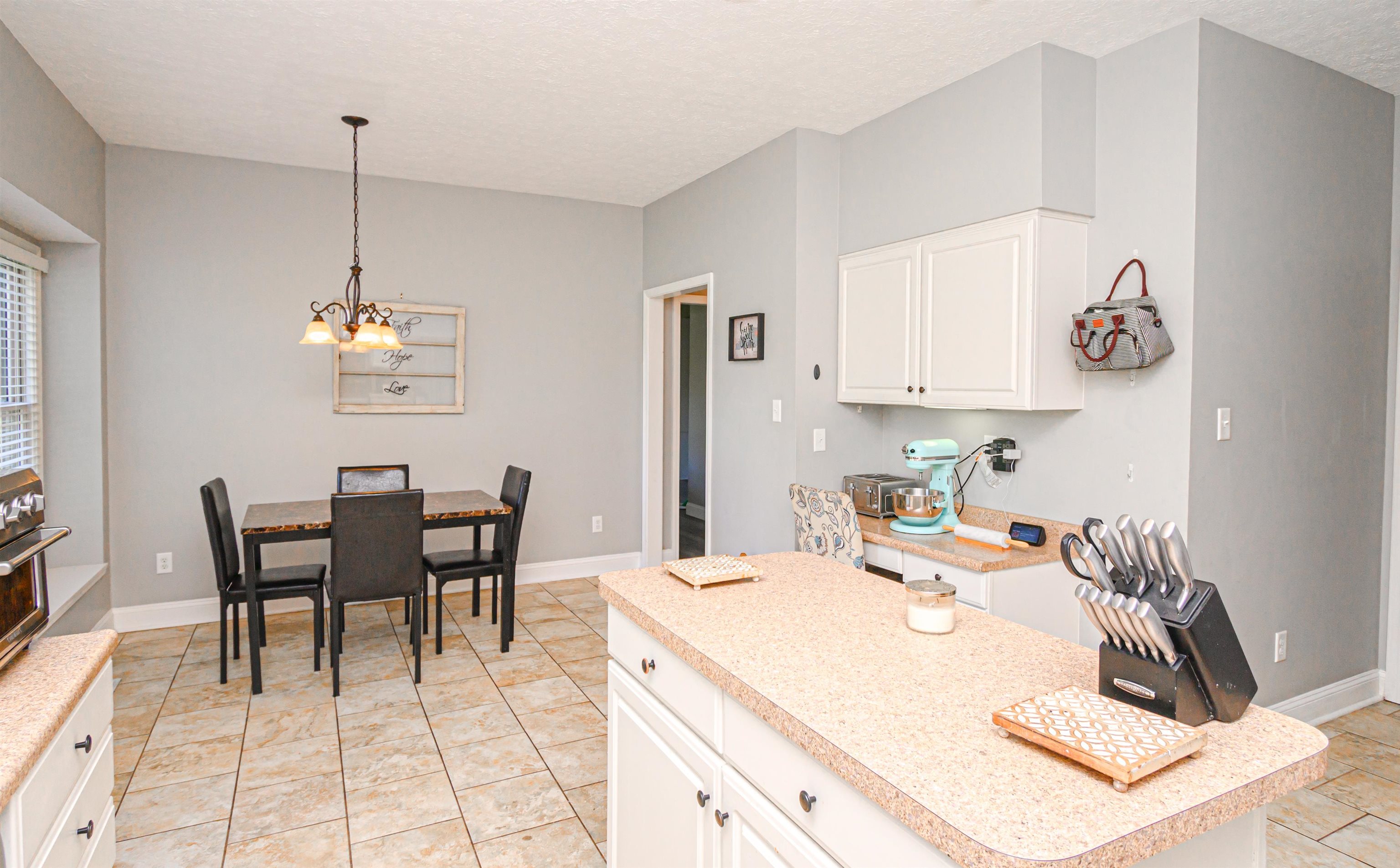 3710 Wood Trace, Owensboro, Kentucky 42303, 4 Bedrooms Bedrooms, ,2 BathroomsBathrooms,Single Family Residence,For Sale,Wood Trace,90886