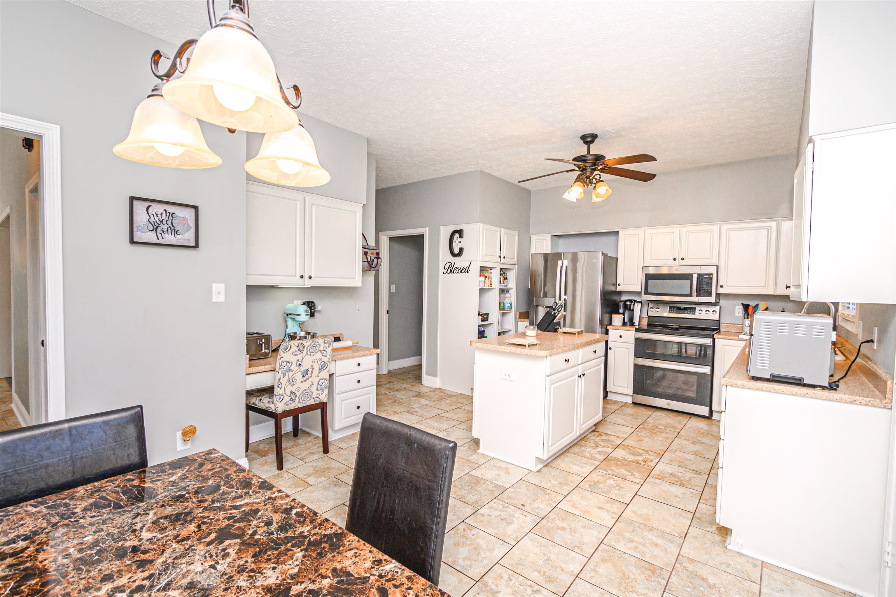 3710 Wood Trace, Owensboro, Kentucky 42303, 4 Bedrooms Bedrooms, ,2 BathroomsBathrooms,Single Family Residence,For Sale,Wood Trace,90886