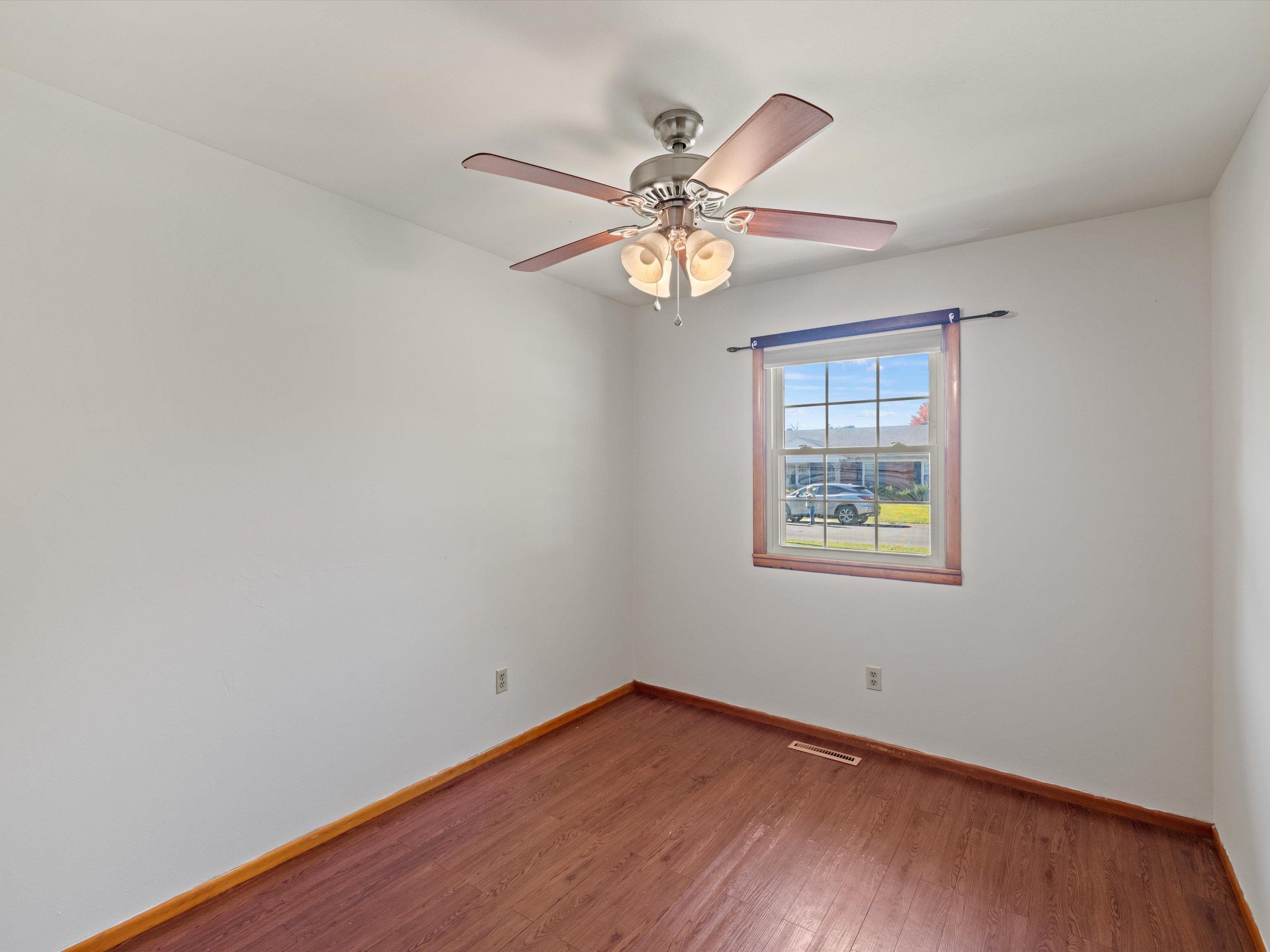 2515 Dartmouth Dr., Owensboro, Kentucky 42301, 3 Bedrooms Bedrooms, ,1 BathroomBathrooms,Single Family Residence,For Sale,Dartmouth Dr.,90893