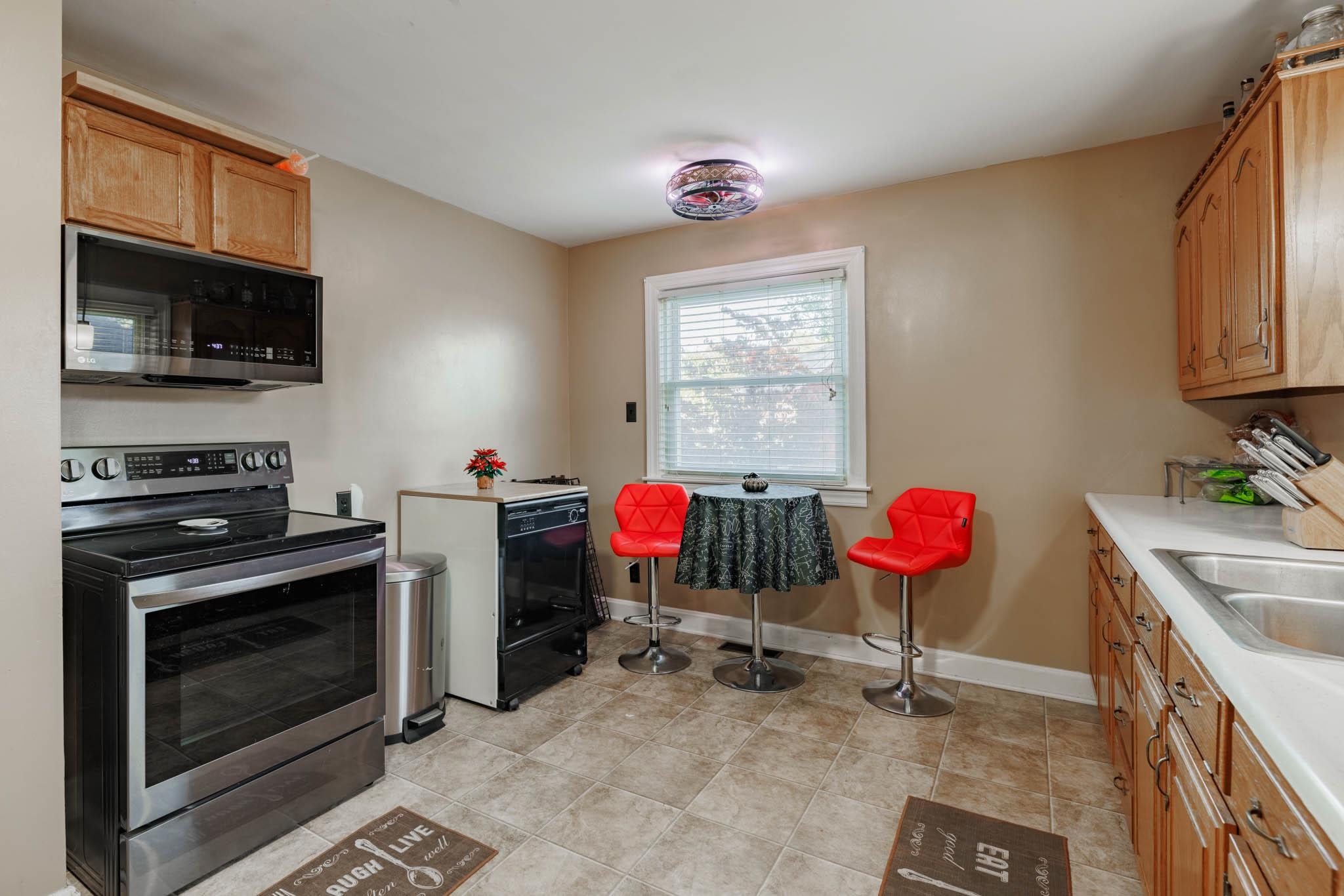 2420 Griffith Avenue, Owensboro, Kentucky 42301, 2 Bedrooms Bedrooms, ,1 BathroomBathrooms,Single Family Residence,For Sale,Griffith Avenue,90894