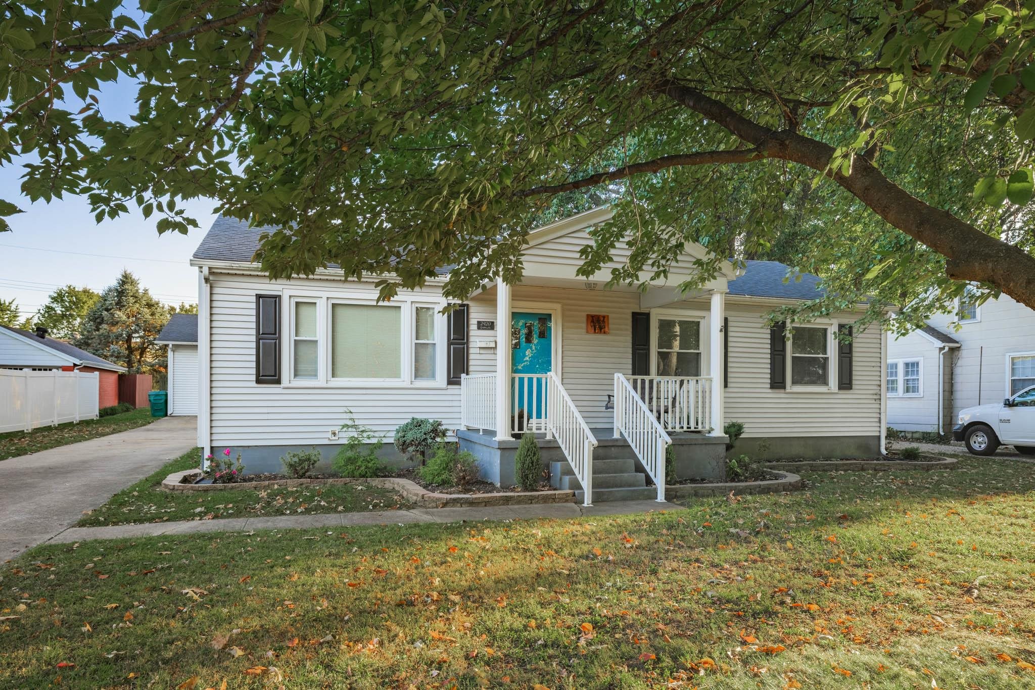 2420 Griffith Avenue, Owensboro, Kentucky 42301, 2 Bedrooms Bedrooms, ,1 BathroomBathrooms,Single Family Residence,For Sale,Griffith Avenue,90894