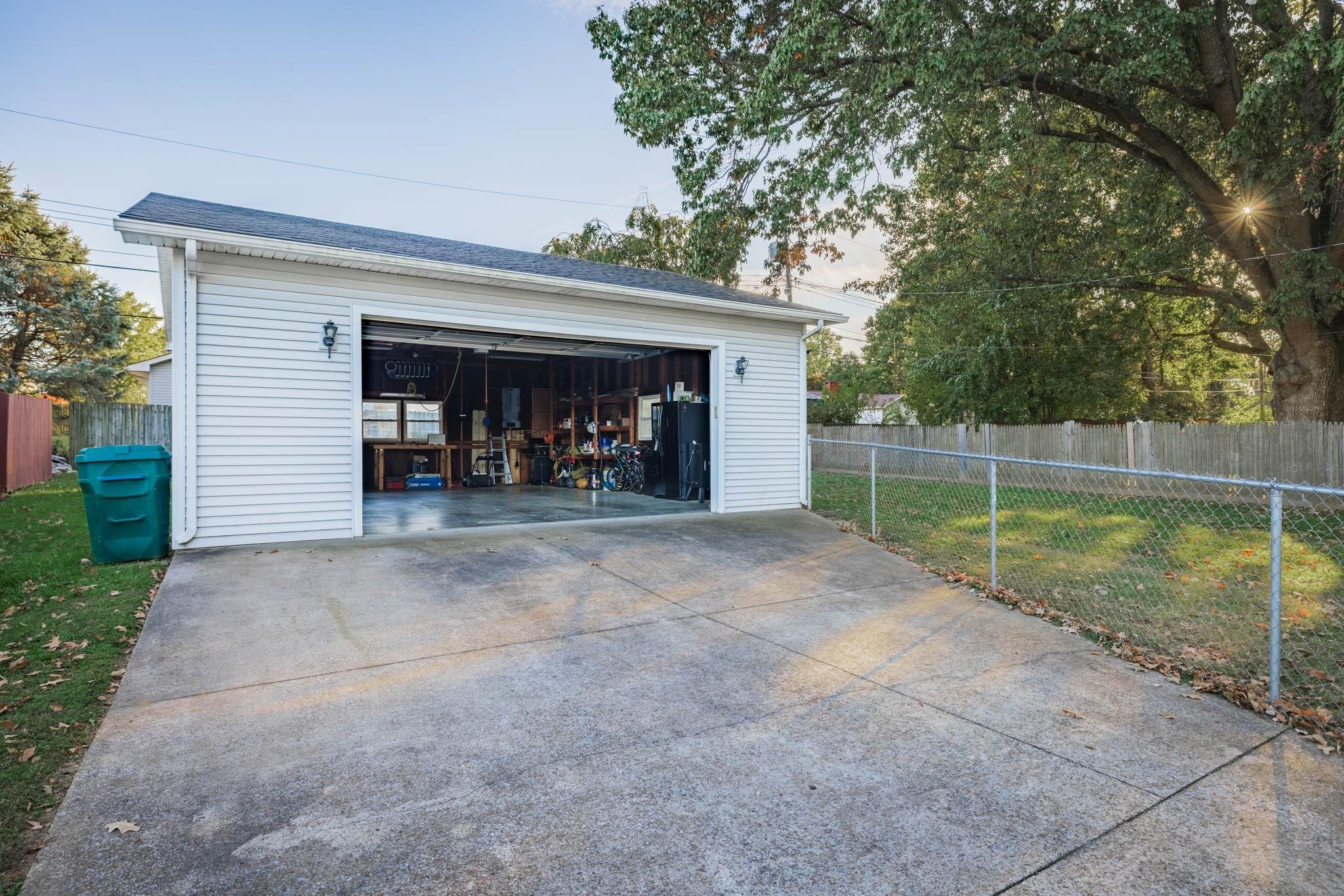 2420 Griffith Avenue, Owensboro, Kentucky 42301, 2 Bedrooms Bedrooms, ,1 BathroomBathrooms,Single Family Residence,For Sale,Griffith Avenue,90894