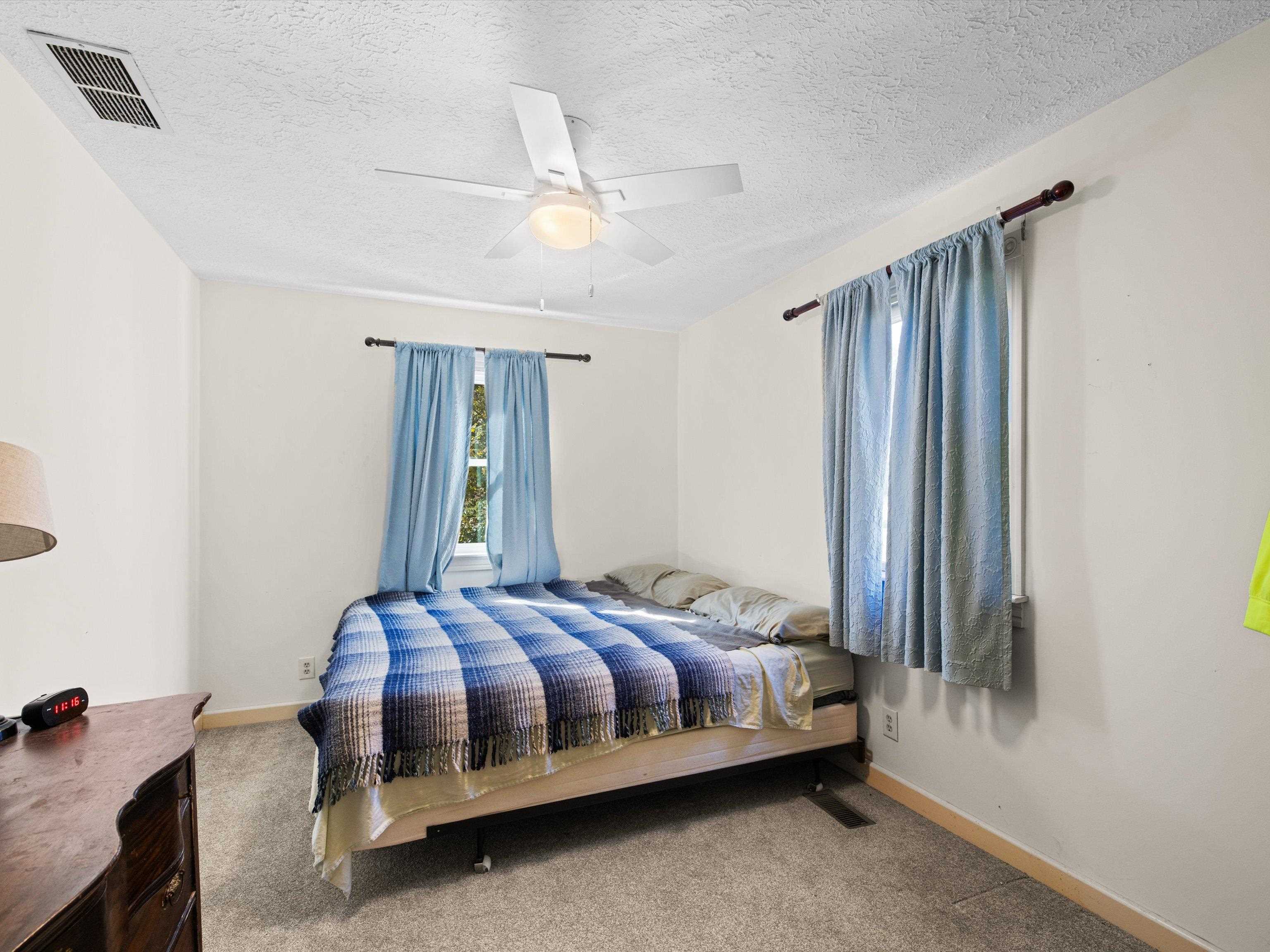 2004 Poplar Ave., Henderson, Kentucky 42420, 2 Bedrooms Bedrooms, ,1 BathroomBathrooms,Single Family Residence,For Sale,Poplar Ave.,90897