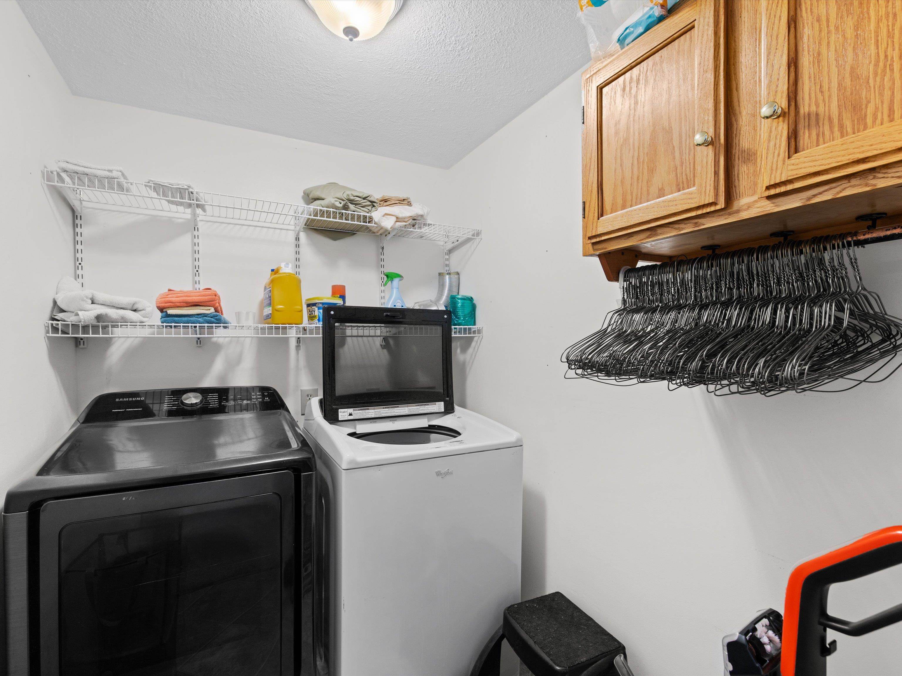 2004 Poplar Ave., Henderson, Kentucky 42420, 2 Bedrooms Bedrooms, ,1 BathroomBathrooms,Single Family Residence,For Sale,Poplar Ave.,90897