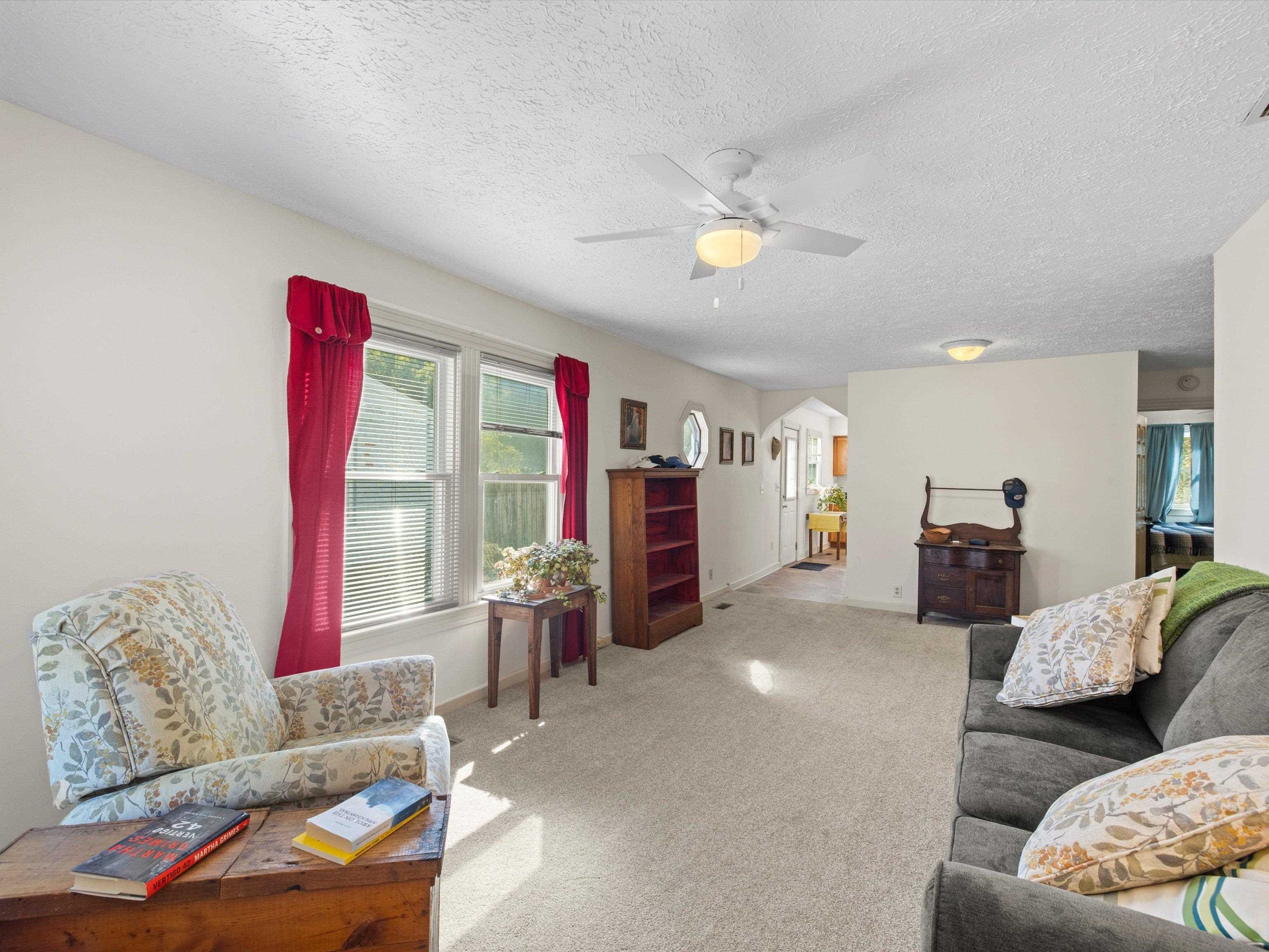 2004 Poplar Ave., Henderson, Kentucky 42420, 2 Bedrooms Bedrooms, ,1 BathroomBathrooms,Single Family Residence,For Sale,Poplar Ave.,90897