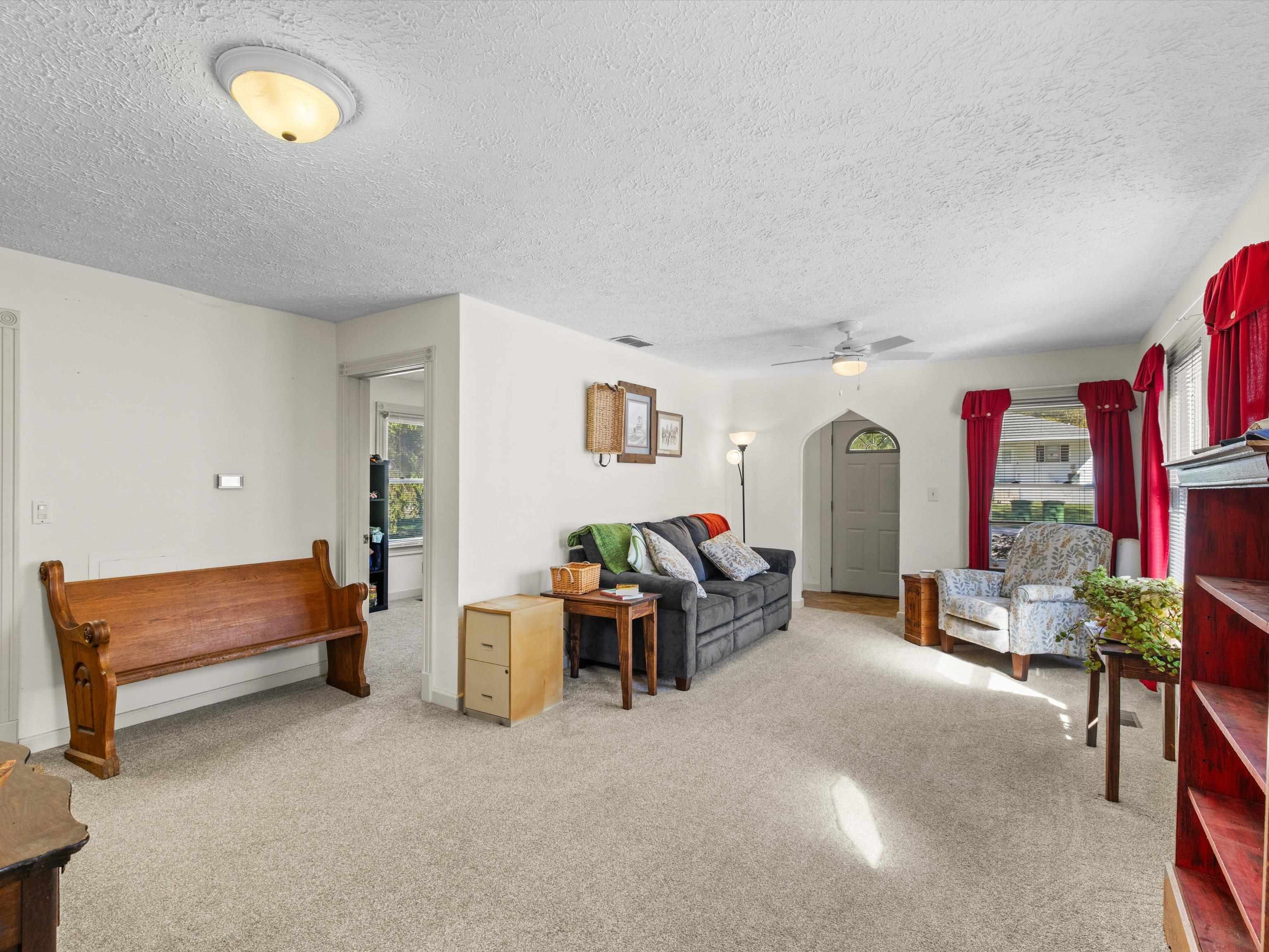 2004 Poplar Ave., Henderson, Kentucky 42420, 2 Bedrooms Bedrooms, ,1 BathroomBathrooms,Single Family Residence,For Sale,Poplar Ave.,90897