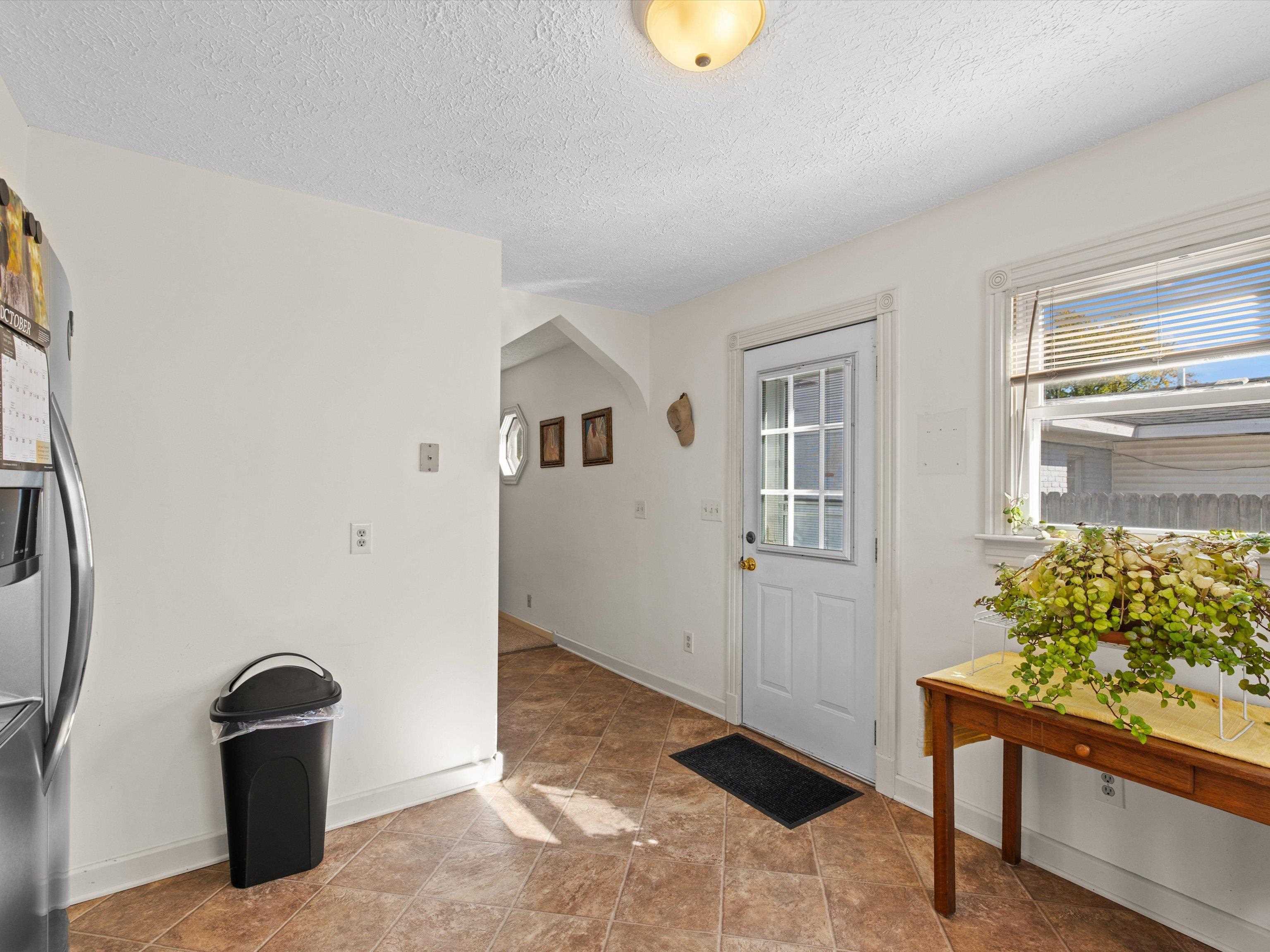 2004 Poplar Ave., Henderson, Kentucky 42420, 2 Bedrooms Bedrooms, ,1 BathroomBathrooms,Single Family Residence,For Sale,Poplar Ave.,90897