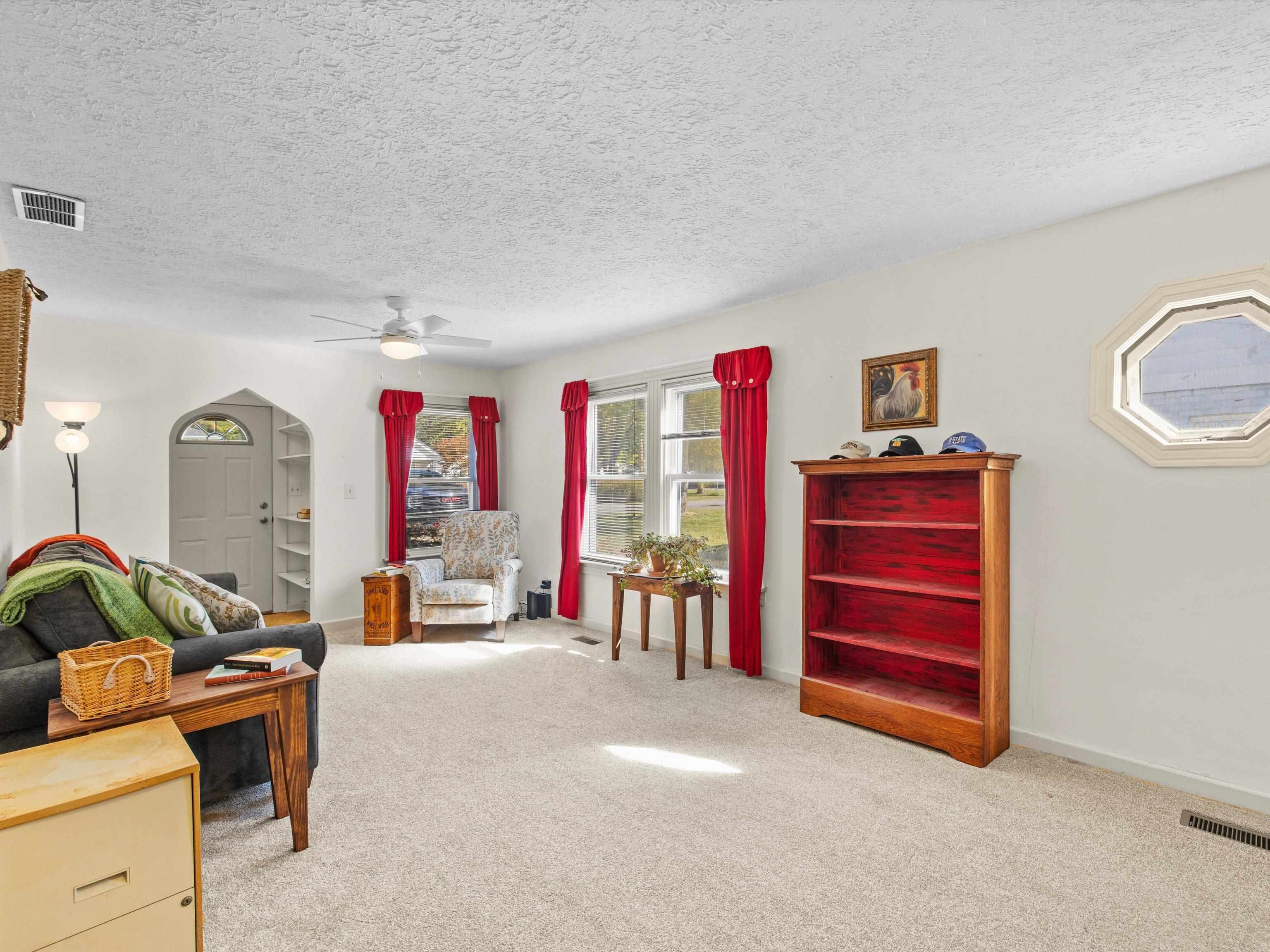 2004 Poplar Ave., Henderson, Kentucky 42420, 2 Bedrooms Bedrooms, ,1 BathroomBathrooms,Single Family Residence,For Sale,Poplar Ave.,90897