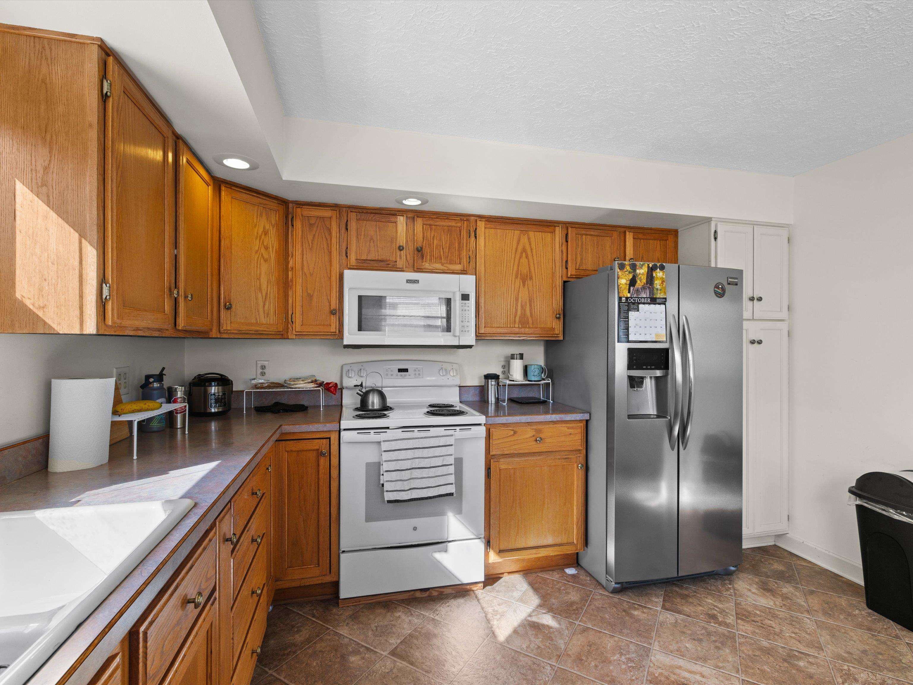 2004 Poplar Ave., Henderson, Kentucky 42420, 2 Bedrooms Bedrooms, ,1 BathroomBathrooms,Single Family Residence,For Sale,Poplar Ave.,90897
