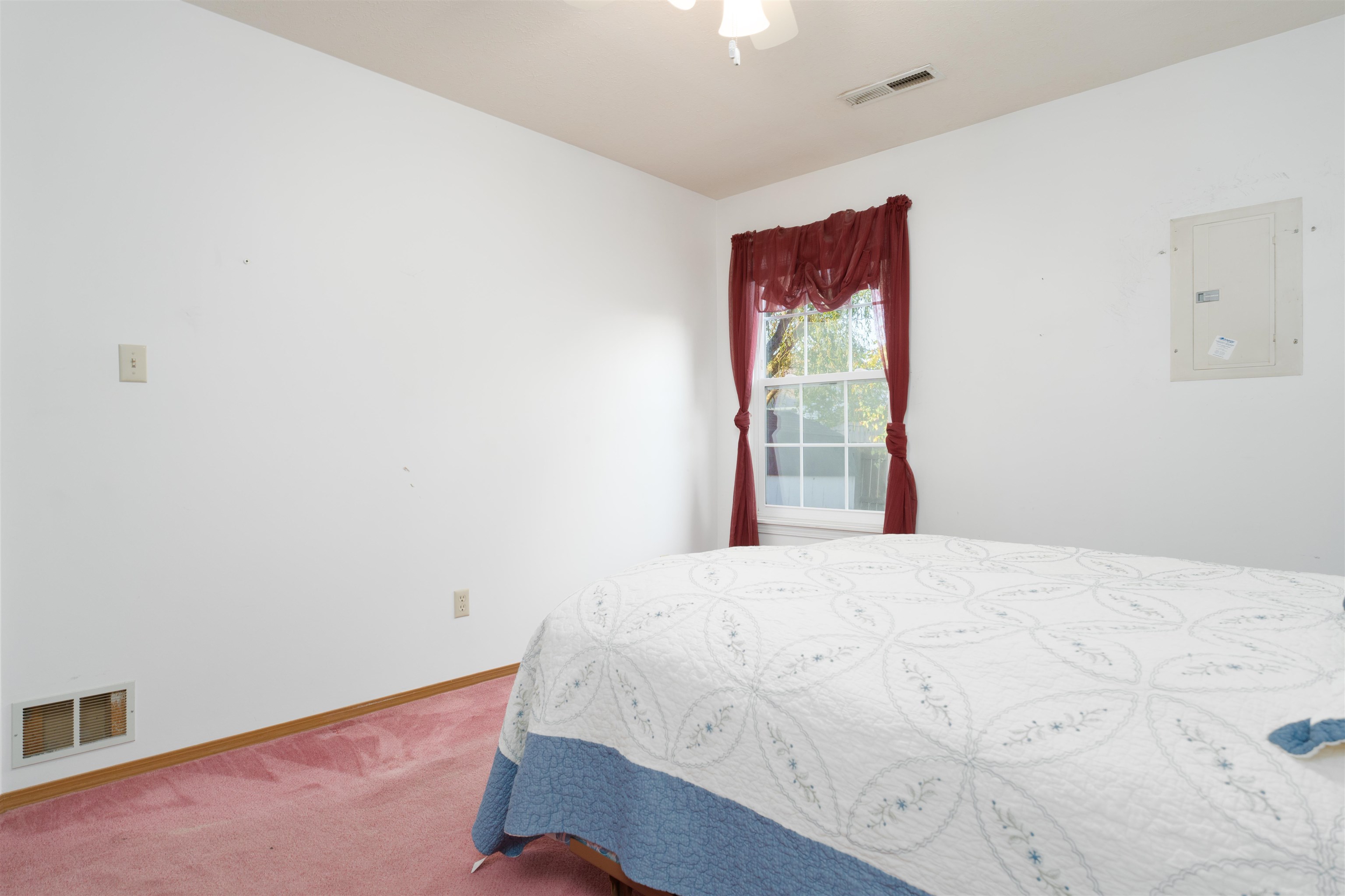 2513 Elder Drive, Owensboro, Kentucky 42301, 3 Bedrooms Bedrooms, ,2 BathroomsBathrooms,Single Family Residence,For Sale,Elder Drive,90907